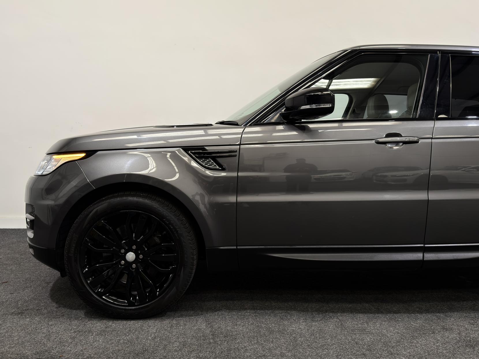 Land Rover Range Rover Sport 3.0 SD V6 HSE Dynamic SUV 5dr Diesel Auto 4WD Euro 5 (s/s) (306 ps)