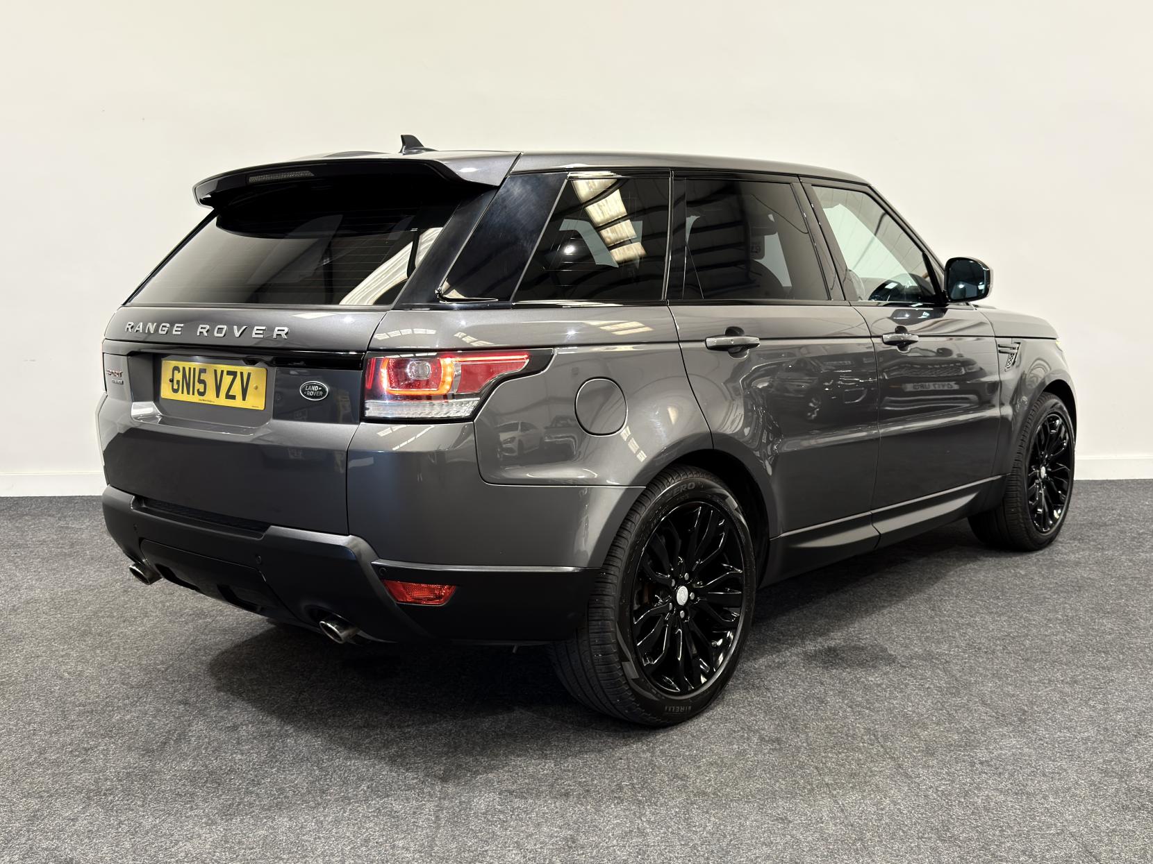 Land Rover Range Rover Sport 3.0 SD V6 HSE Dynamic SUV 5dr Diesel Auto 4WD Euro 5 (s/s) (306 ps)