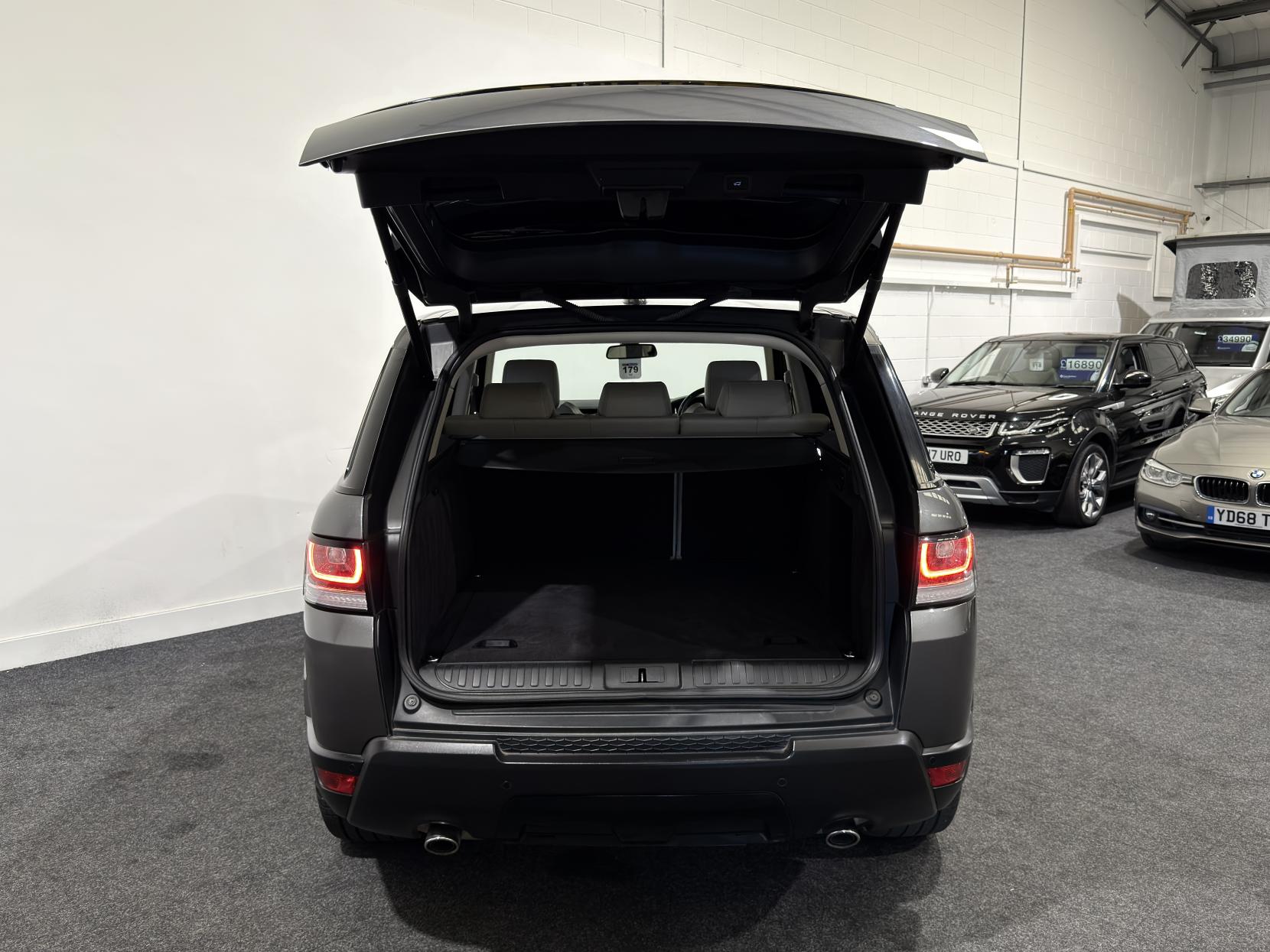 Land Rover Range Rover Sport 3.0 SD V6 HSE Dynamic SUV 5dr Diesel Auto 4WD Euro 5 (s/s) (306 ps)