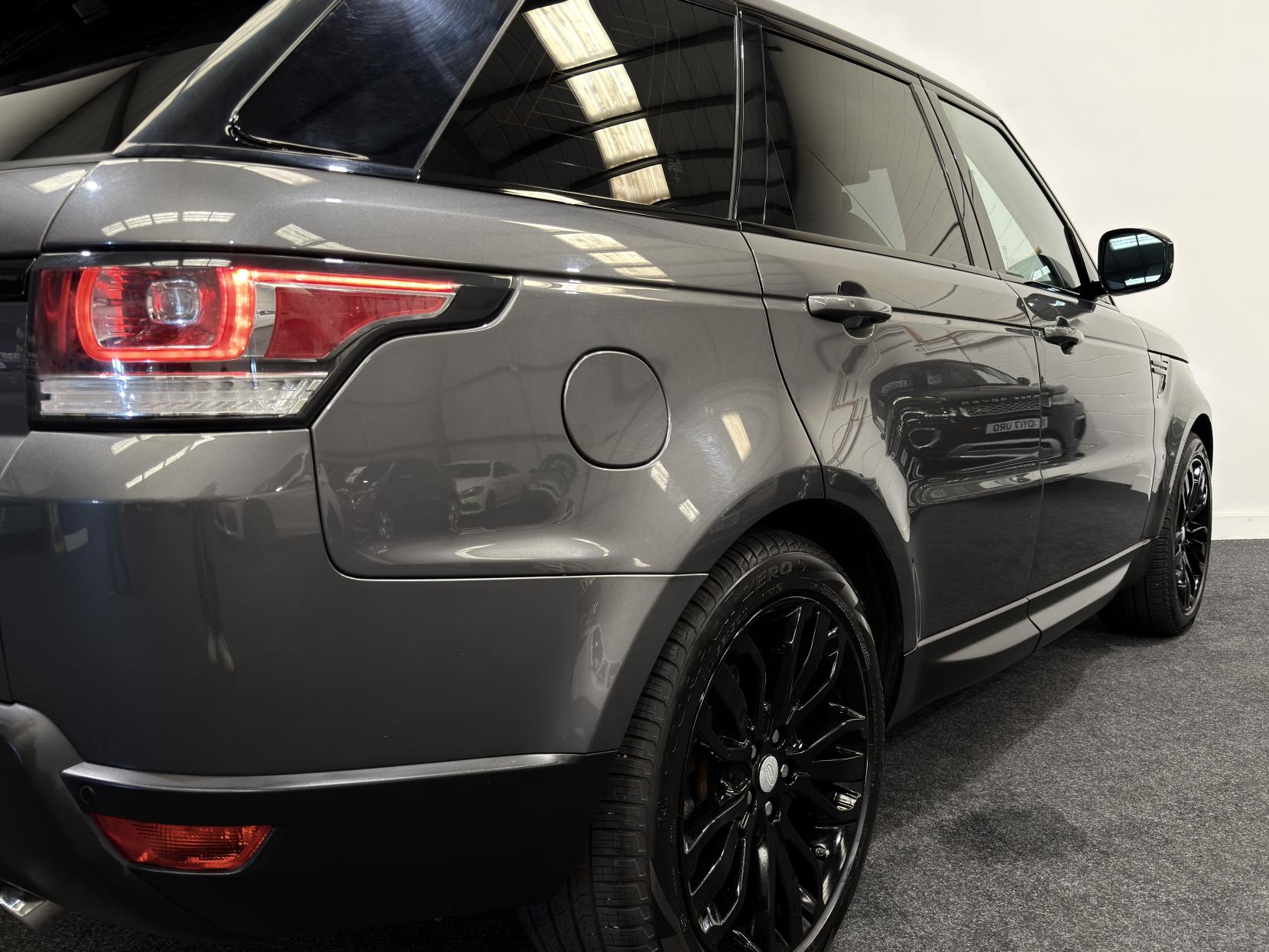 Land Rover Range Rover Sport 3.0 SD V6 HSE Dynamic SUV 5dr Diesel Auto 4WD Euro 5 (s/s) (306 ps)