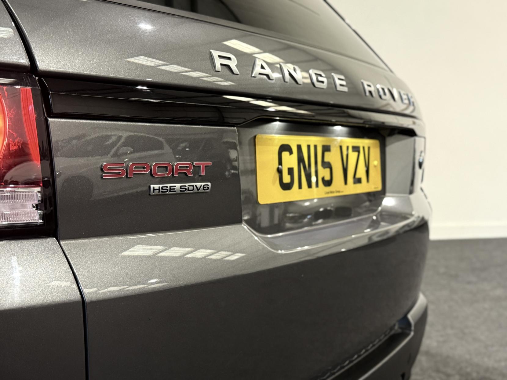 Land Rover Range Rover Sport 3.0 SD V6 HSE Dynamic SUV 5dr Diesel Auto 4WD Euro 5 (s/s) (306 ps)