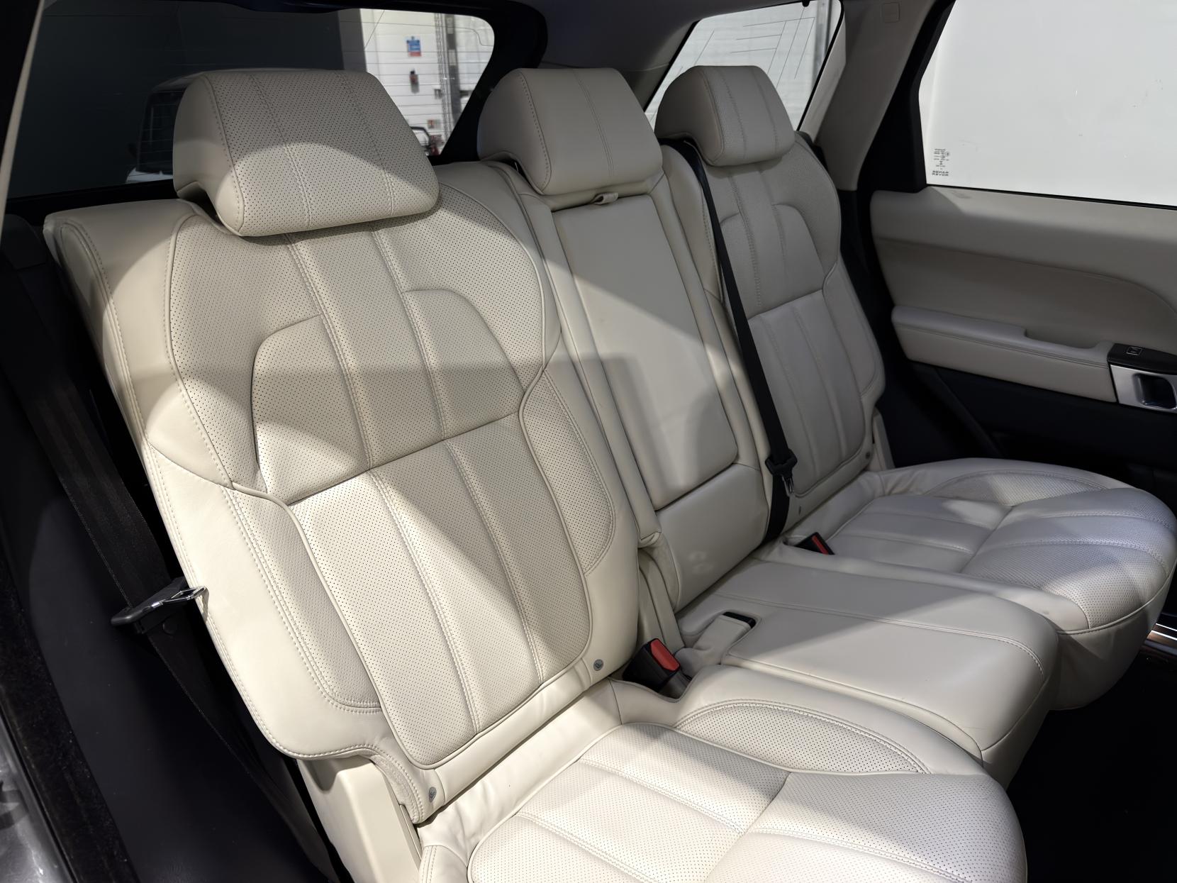 Land Rover Range Rover Sport 3.0 SD V6 HSE Dynamic SUV 5dr Diesel Auto 4WD Euro 5 (s/s) (306 ps)