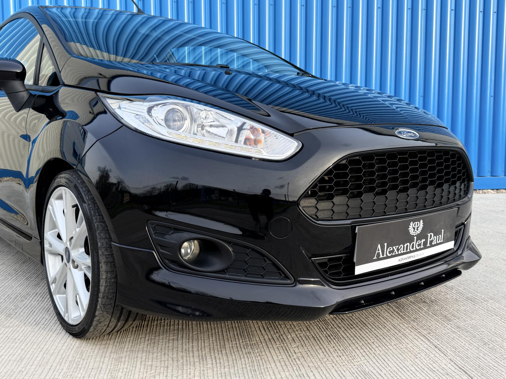 Ford Fiesta 1.0T EcoBoost Zetec S Hatchback 3dr Petrol Manual Euro 6 (s/s) (125 ps)