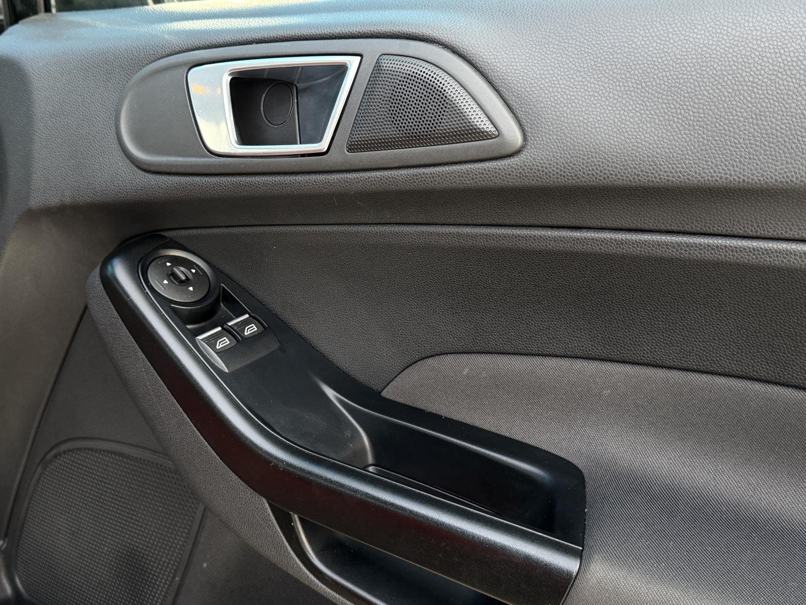 Ford Fiesta 1.0T EcoBoost Zetec S Hatchback 3dr Petrol Manual Euro 6 (s/s) (125 ps)