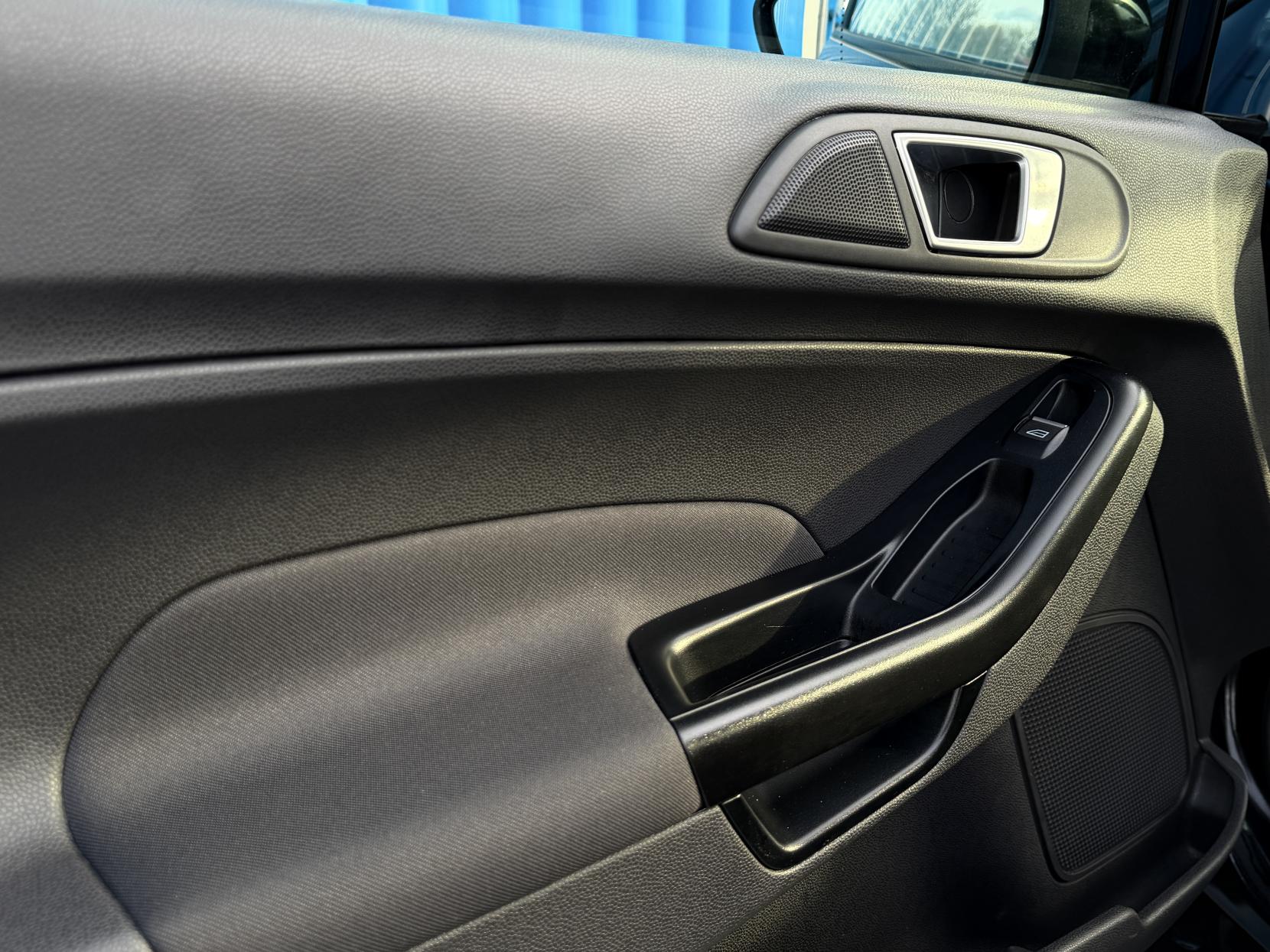 Ford Fiesta 1.0T EcoBoost Zetec S Hatchback 3dr Petrol Manual Euro 6 (s/s) (125 ps)