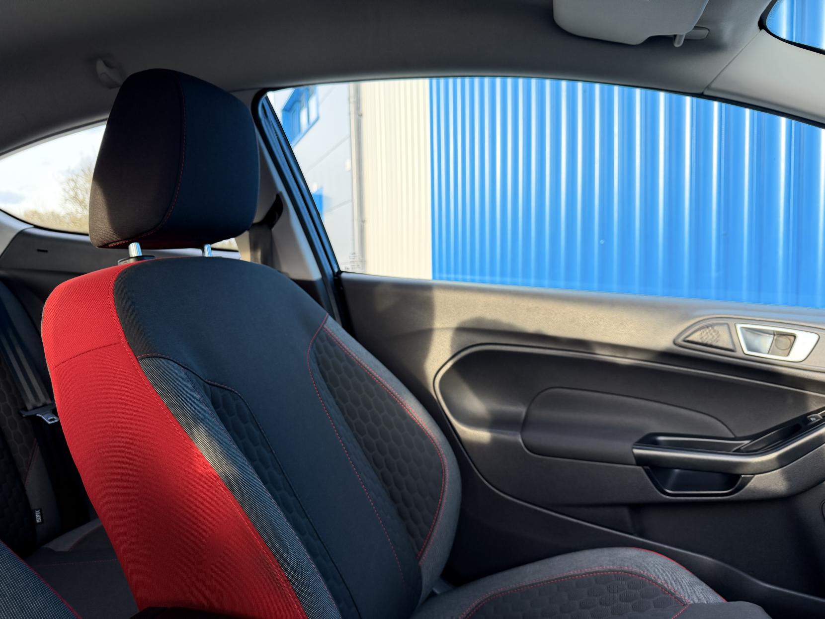 Ford Fiesta 1.0T EcoBoost Zetec S Hatchback 3dr Petrol Manual Euro 6 (s/s) (125 ps)