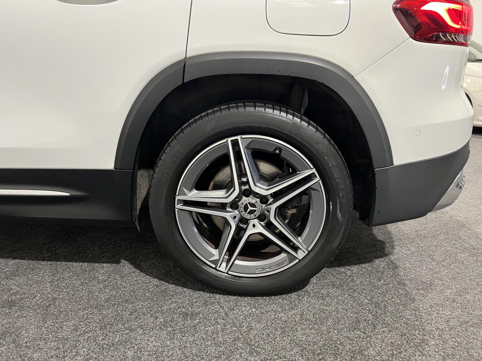 Mercedes-Benz GLB 2.0 GLB200d AMG Line (Premium 2) SUV 5dr Diesel 8G-DCT Euro 6 (s/s) (150 ps)