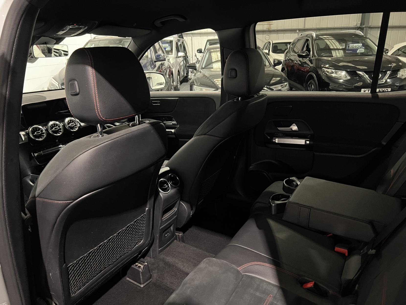 Mercedes-Benz GLB 2.0 GLB200d AMG Line (Premium 2) SUV 5dr Diesel 8G-DCT Euro 6 (s/s) (150 ps)