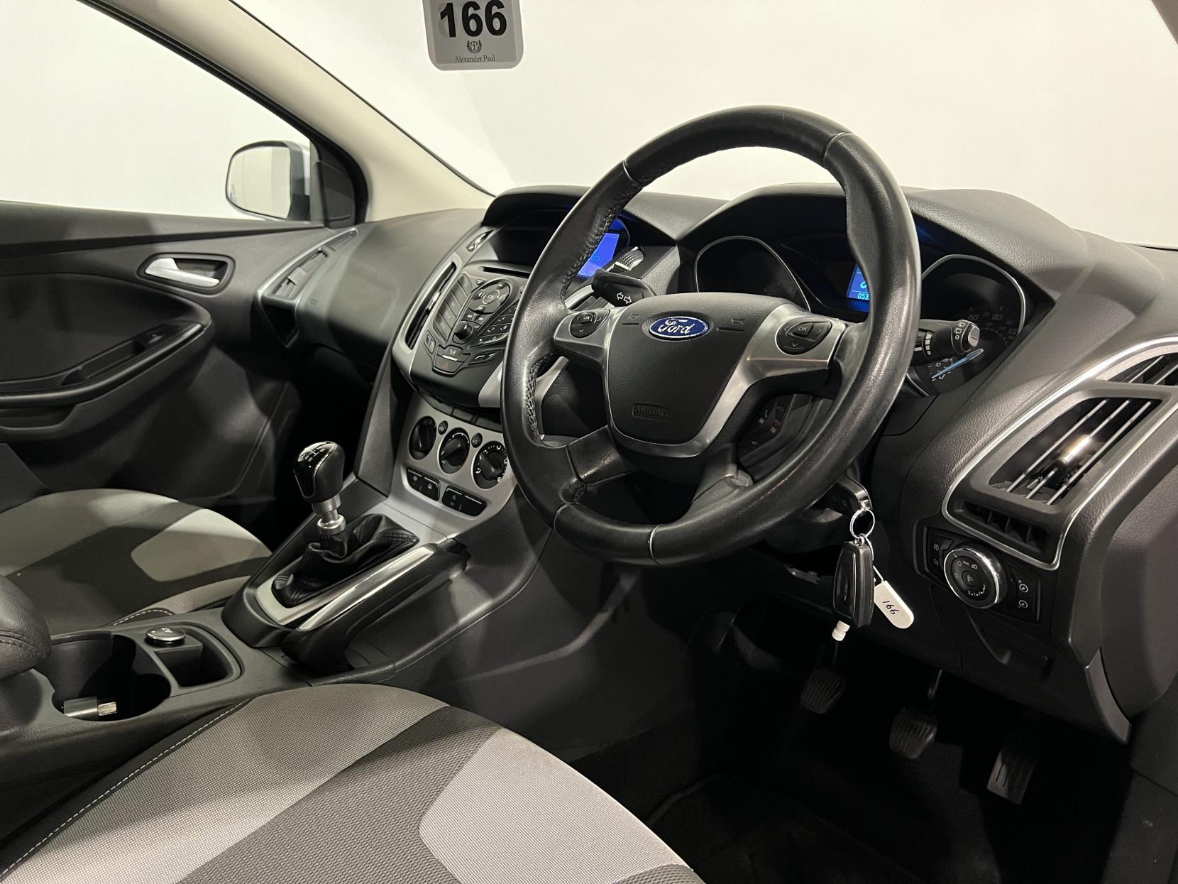 Ford Focus 1.6 TDCi Zetec Hatchback 5dr Diesel Manual Euro 5 (s/s) (115 ps)