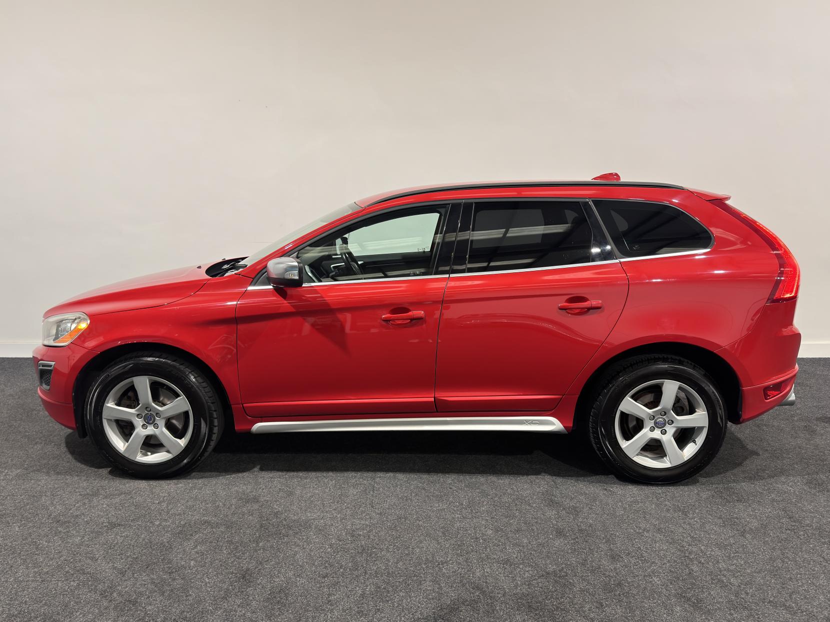 Volvo XC60 2.4 D5 R-Design SUV 5dr Diesel Geartronic AWD Euro 5 (215 ps)