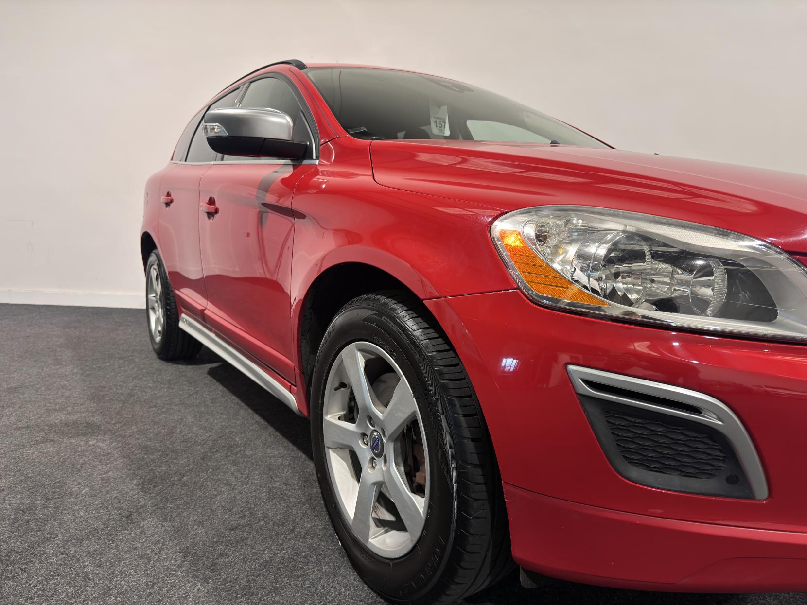 Volvo XC60 2.4 D5 R-Design SUV 5dr Diesel Geartronic AWD Euro 5 (215 ps)