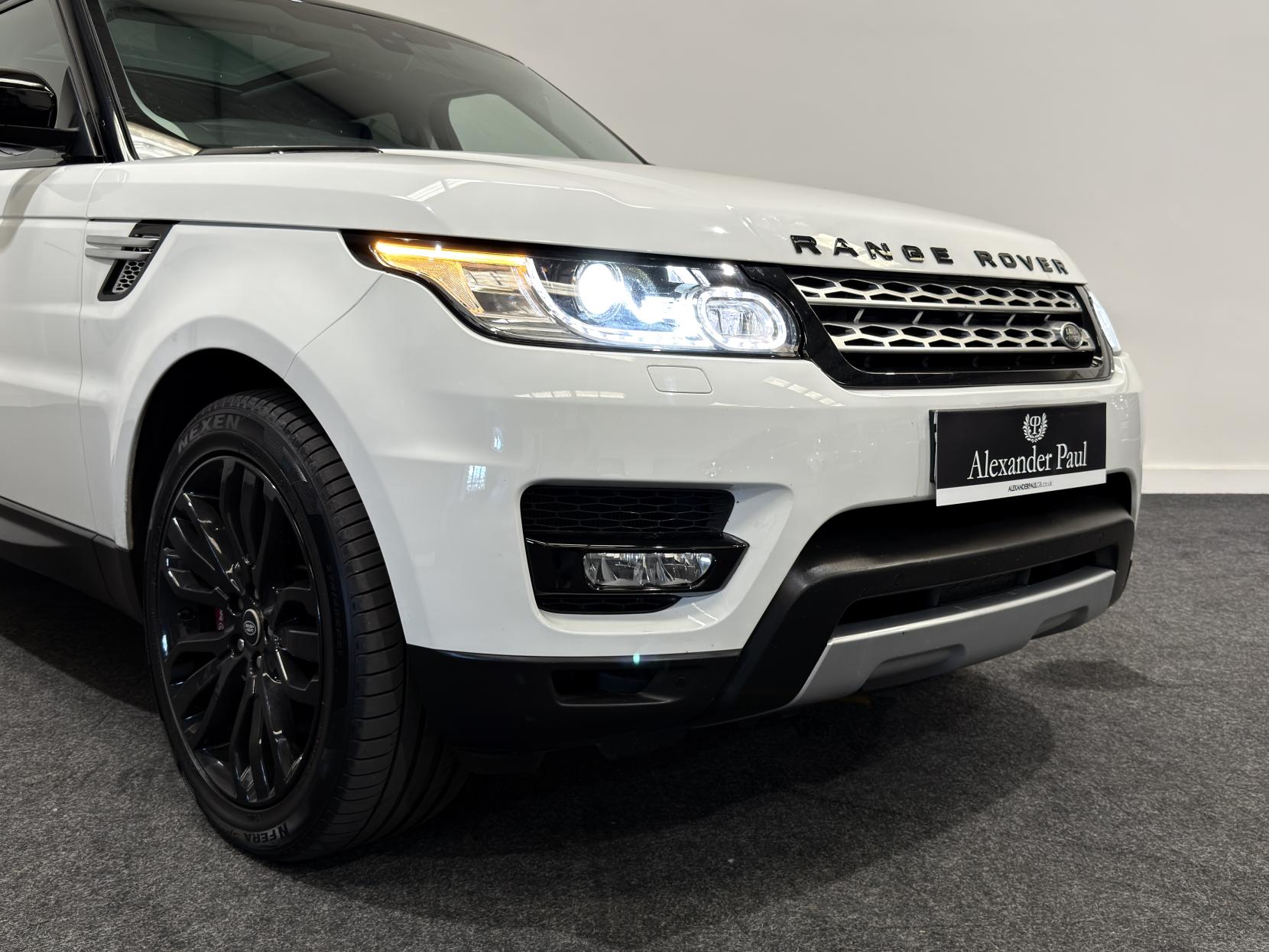 Land Rover Range Rover Sport 3.0 SD V6 HSE SUV 5dr Diesel Auto 4WD Euro 6 (s/s) (306 ps)