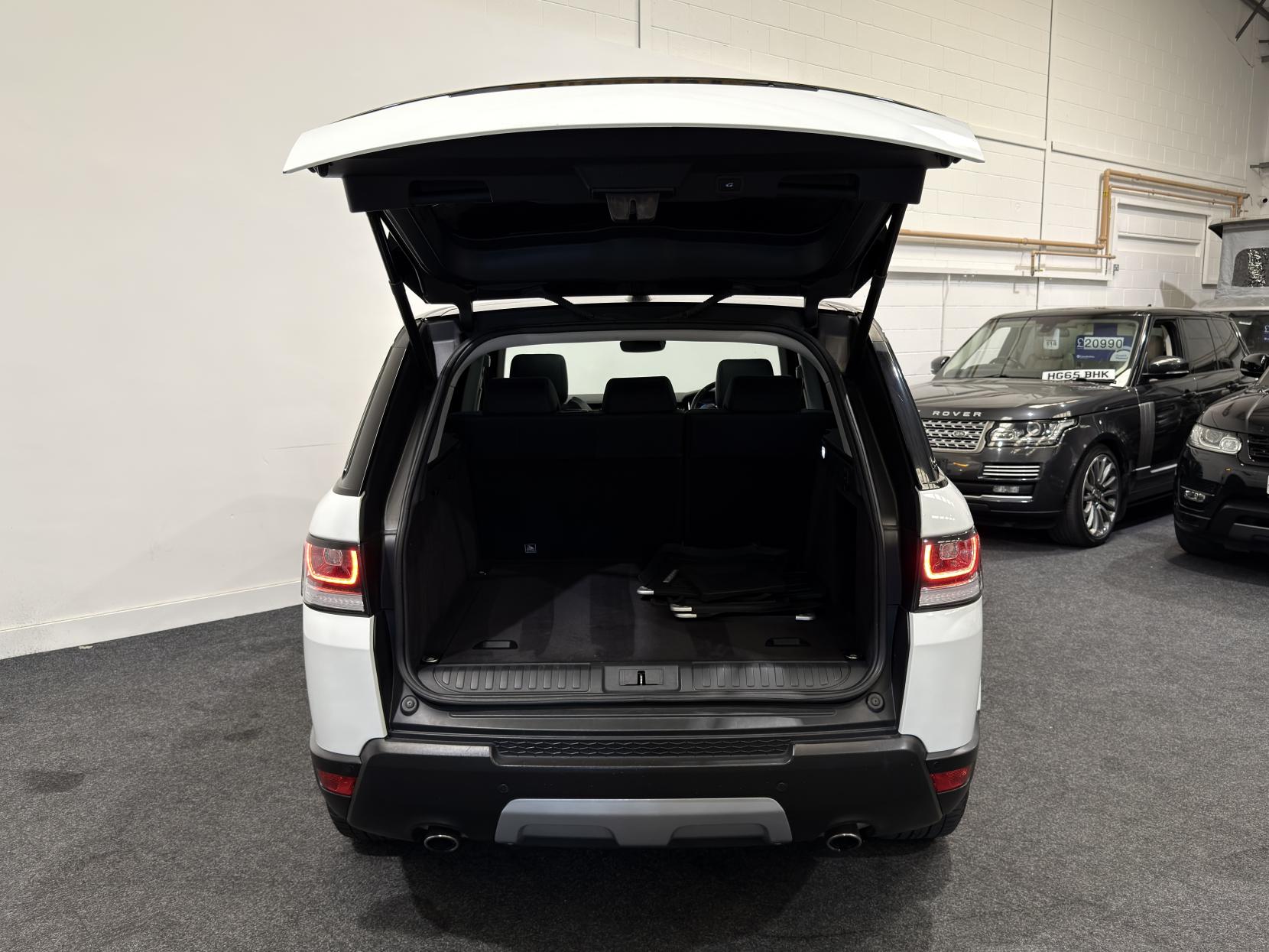 Land Rover Range Rover Sport 3.0 SD V6 HSE SUV 5dr Diesel Auto 4WD Euro 6 (s/s) (306 ps)