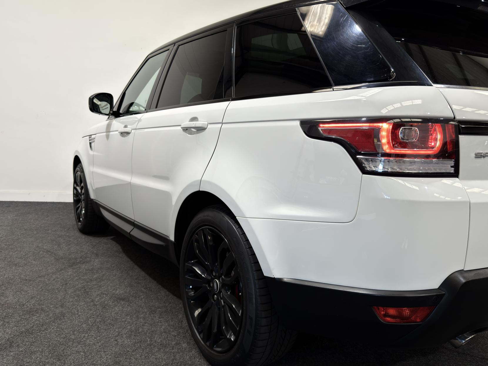 Land Rover Range Rover Sport 3.0 SD V6 HSE SUV 5dr Diesel Auto 4WD Euro 6 (s/s) (306 ps)