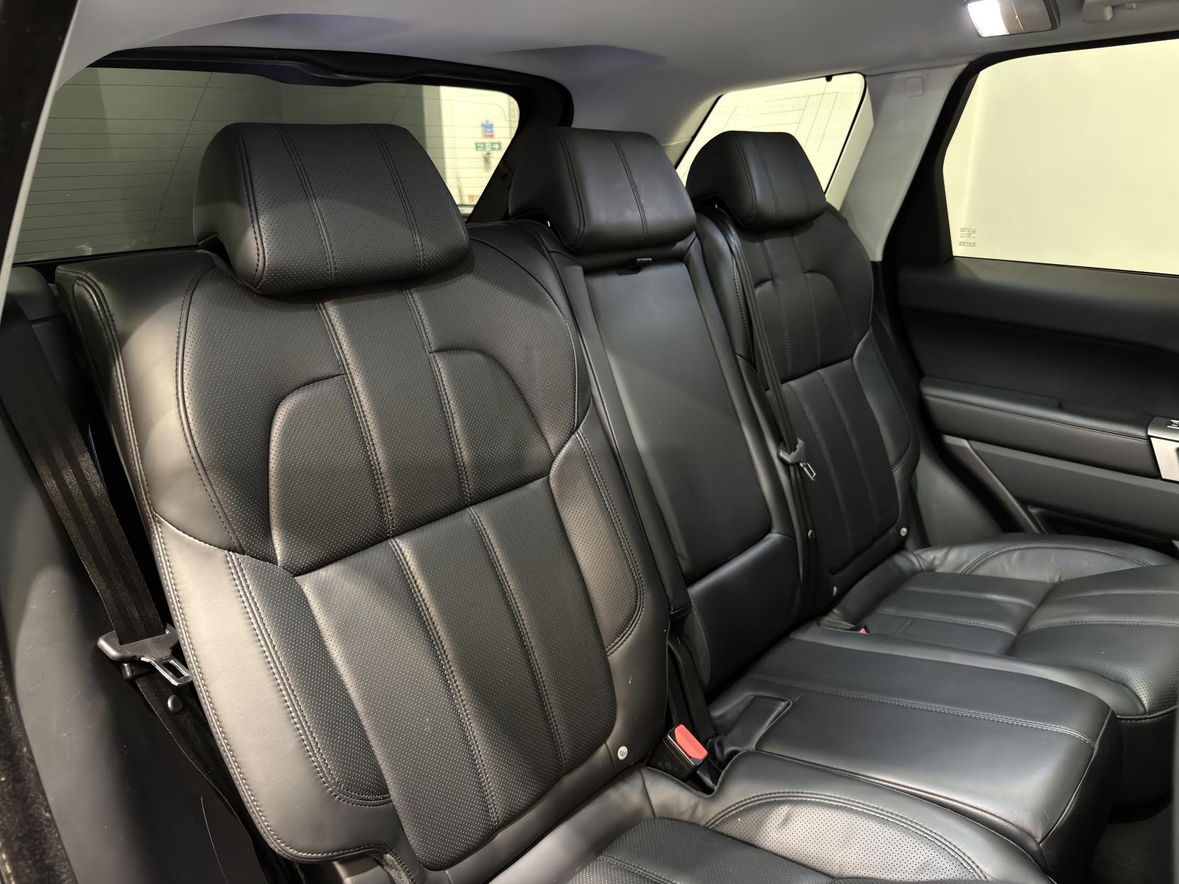 Land Rover Range Rover Sport 3.0 SD V6 HSE SUV 5dr Diesel Auto 4WD Euro 6 (s/s) (306 ps)