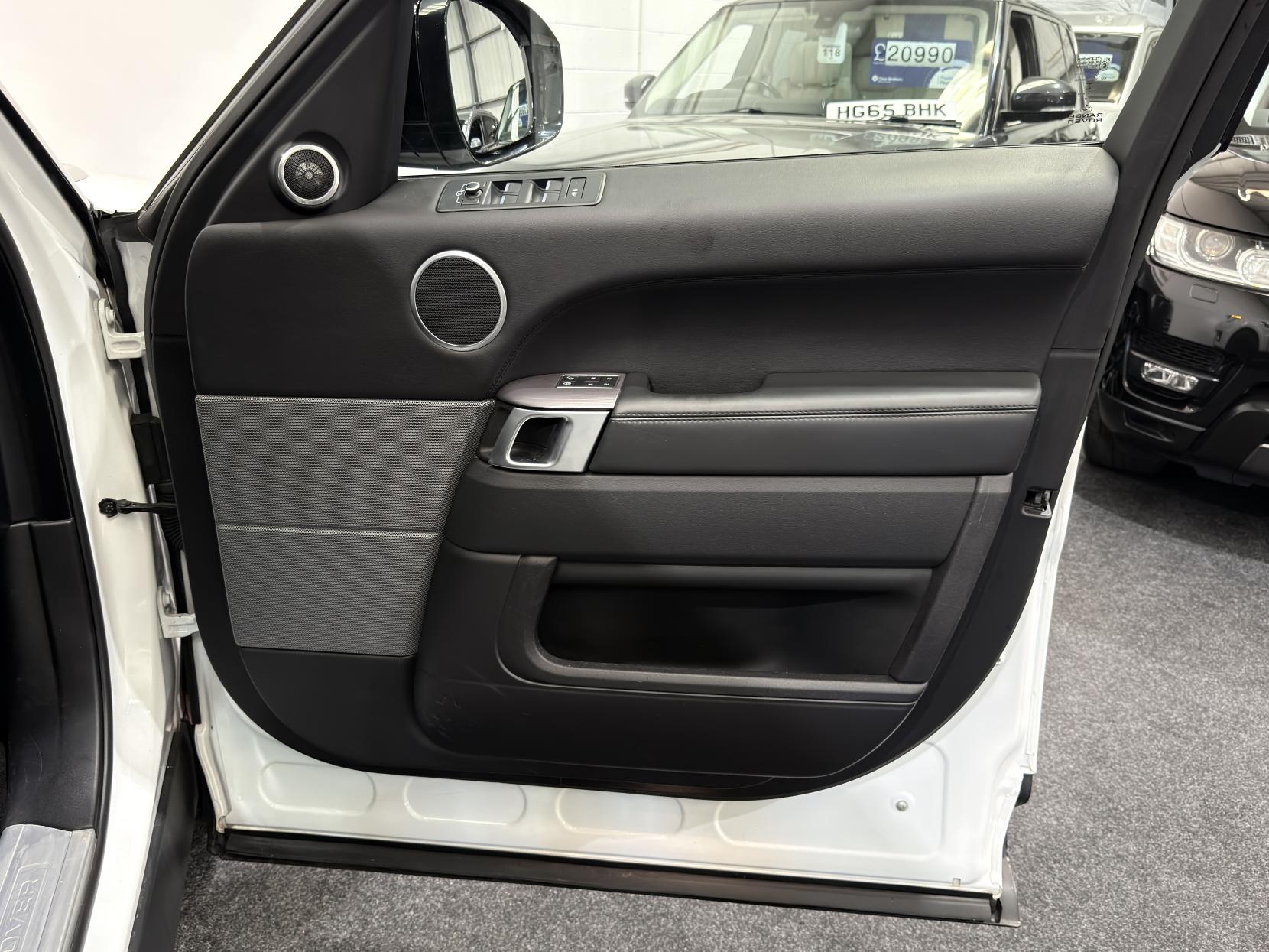 Land Rover Range Rover Sport 3.0 SD V6 HSE SUV 5dr Diesel Auto 4WD Euro 6 (s/s) (306 ps)