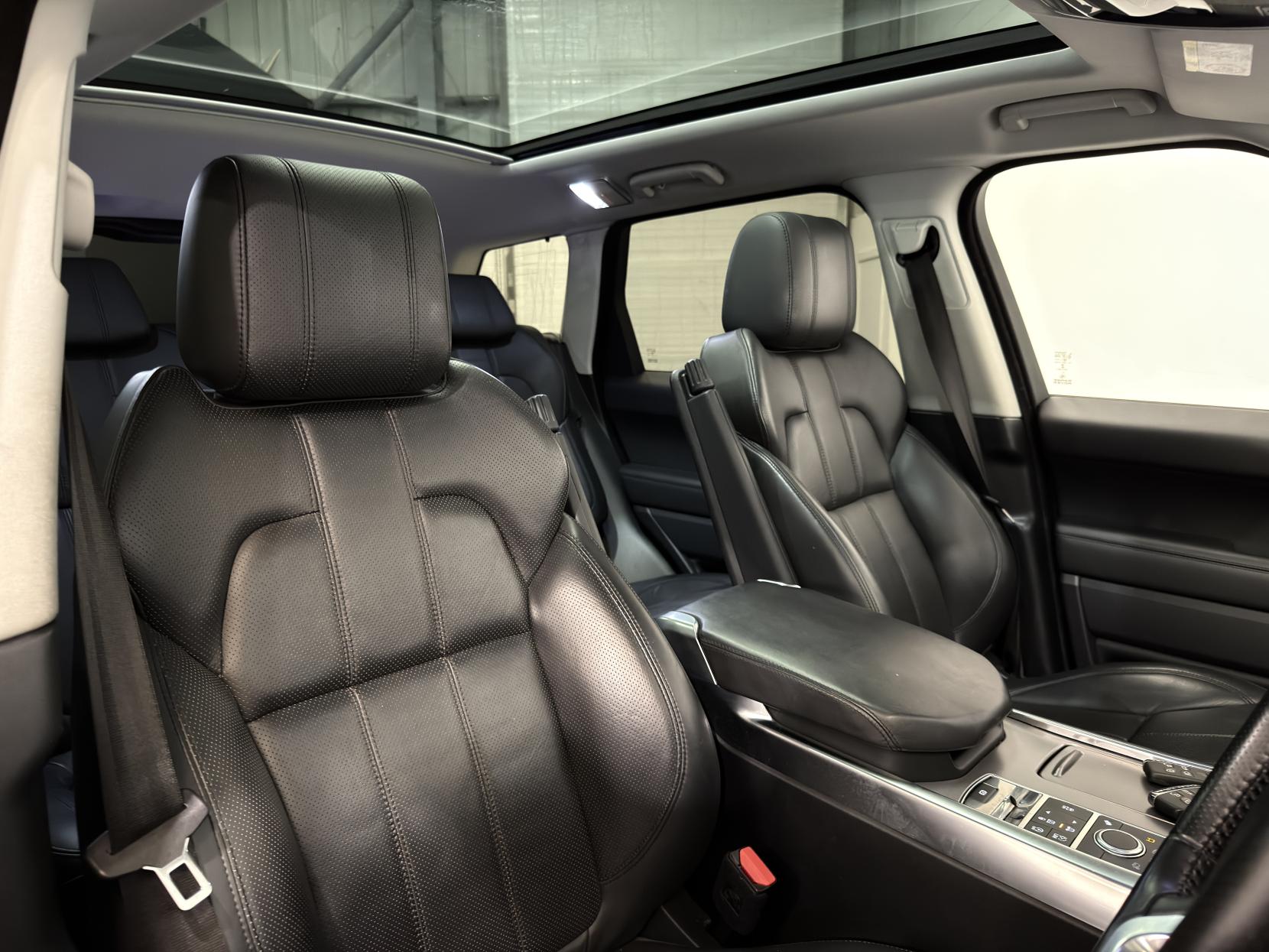 Land Rover Range Rover Sport 3.0 SD V6 HSE SUV 5dr Diesel Auto 4WD Euro 6 (s/s) (306 ps)