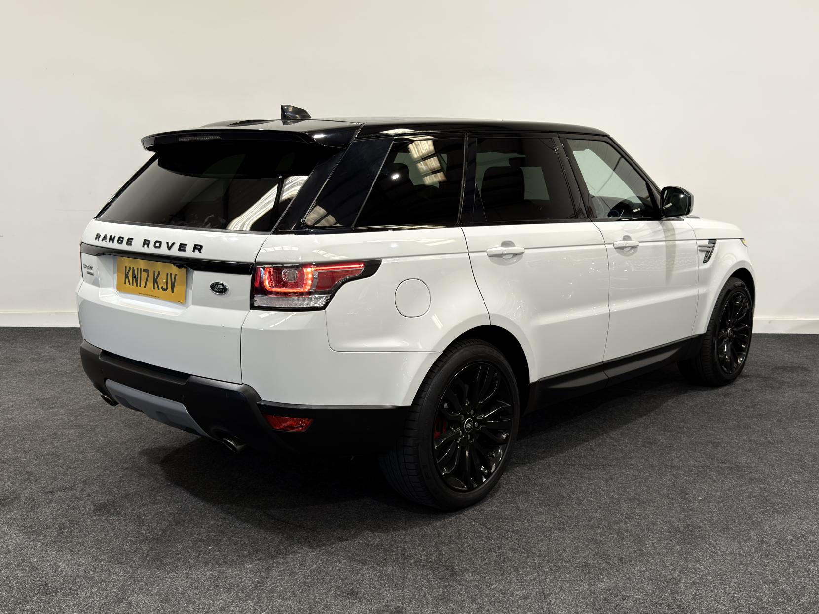 Land Rover Range Rover Sport 3.0 SD V6 HSE SUV 5dr Diesel Auto 4WD Euro 6 (s/s) (306 ps)