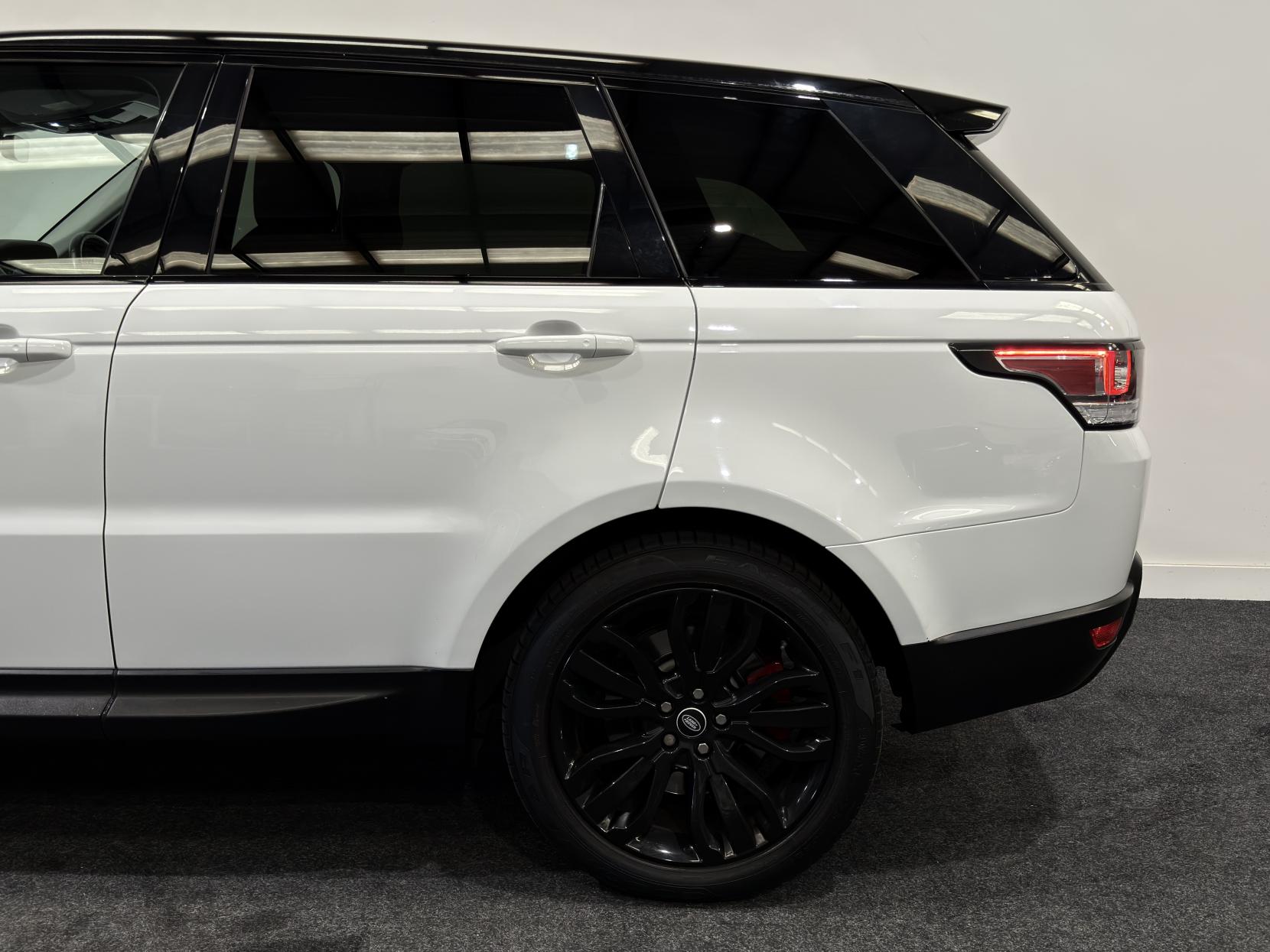 Land Rover Range Rover Sport 3.0 SD V6 HSE SUV 5dr Diesel Auto 4WD Euro 6 (s/s) (306 ps)