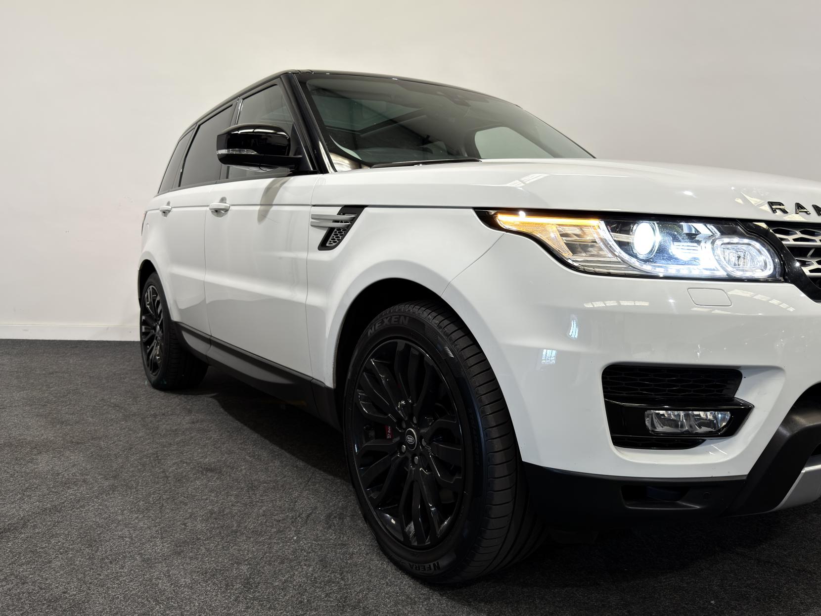 Land Rover Range Rover Sport 3.0 SD V6 HSE SUV 5dr Diesel Auto 4WD Euro 6 (s/s) (306 ps)