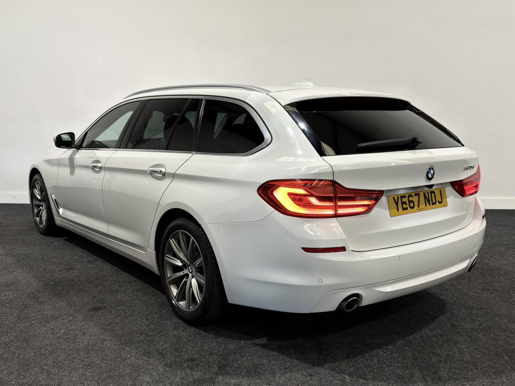 BMW 5 Series 2.0 520d SE Touring 5dr Diesel Auto Euro 6 (s/s) (190 ps)