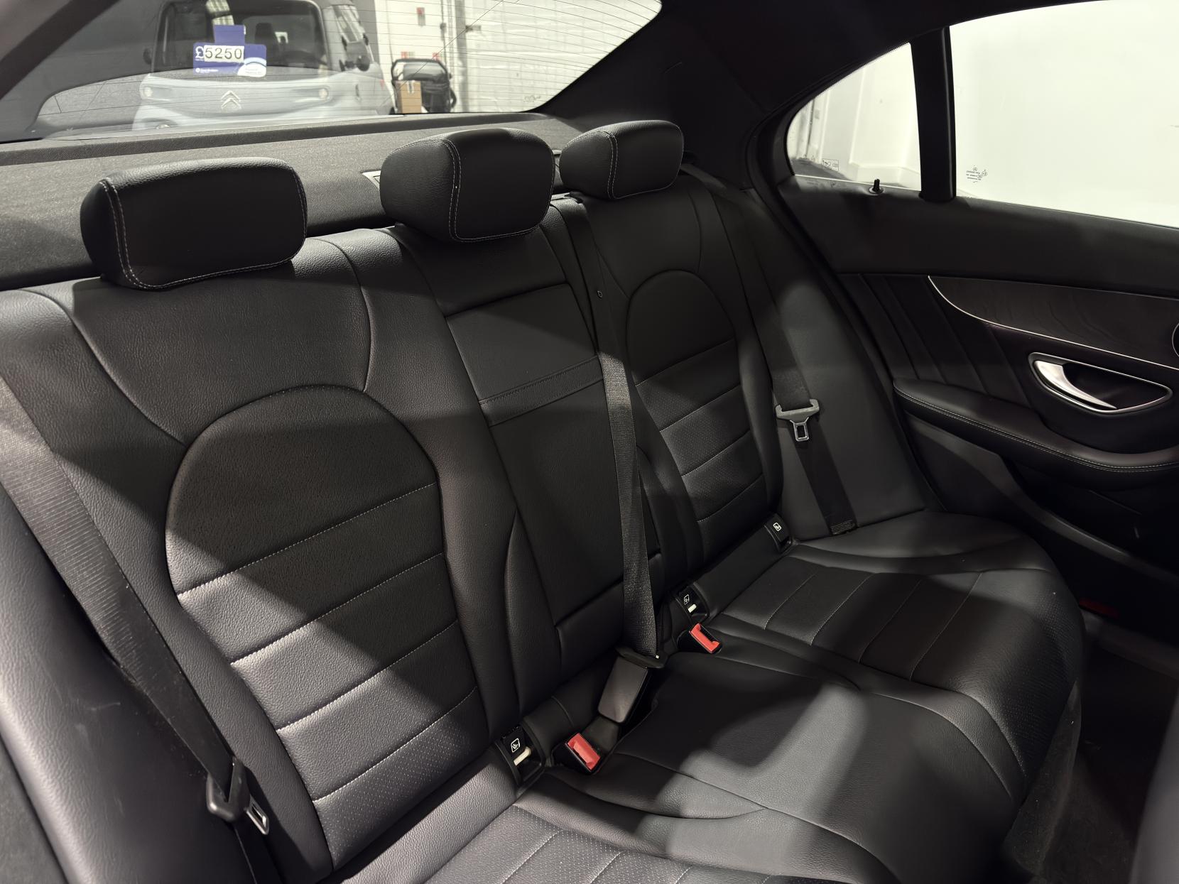 Mercedes-Benz C Class 1.6 C200d AMG Line (Premium) Saloon 4dr Diesel G-Tronic+ Euro 6 (s/s) (136 ps)