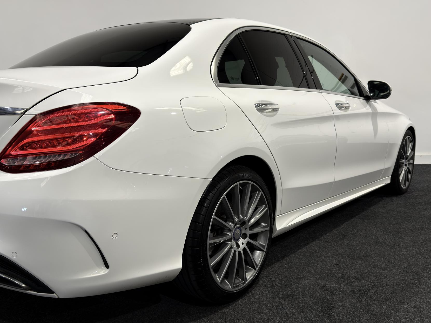 Mercedes-Benz C Class 1.6 C200d AMG Line (Premium) Saloon 4dr Diesel G-Tronic+ Euro 6 (s/s) (136 ps)