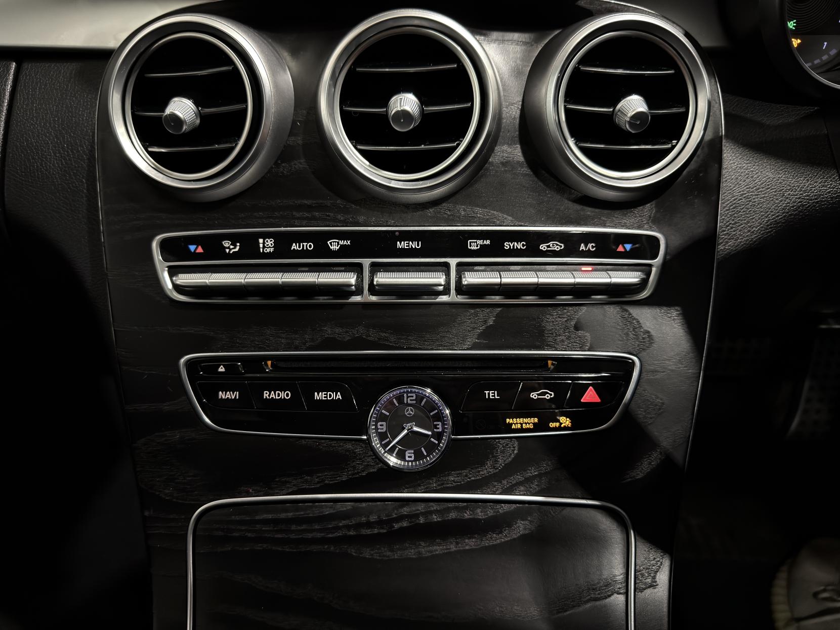 Mercedes-Benz C Class 1.6 C200d AMG Line (Premium) Saloon 4dr Diesel G-Tronic+ Euro 6 (s/s) (136 ps)