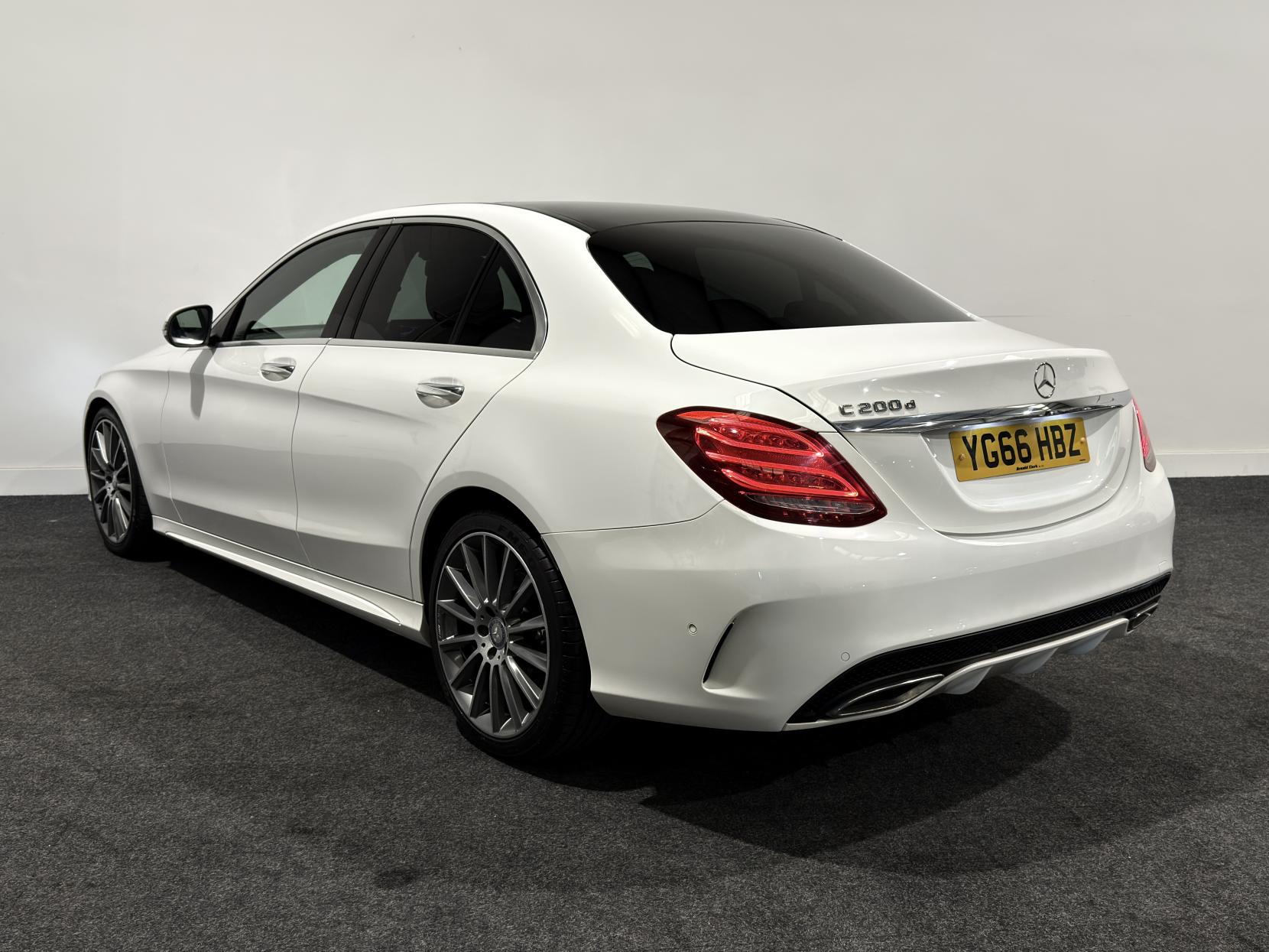 Mercedes-Benz C Class 1.6 C200d AMG Line (Premium) Saloon 4dr Diesel G-Tronic+ Euro 6 (s/s) (136 ps)