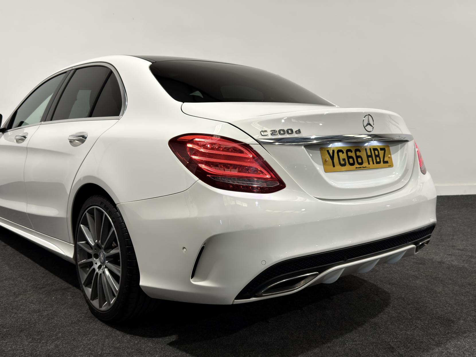 Mercedes-Benz C Class 1.6 C200d AMG Line (Premium) Saloon 4dr Diesel G-Tronic+ Euro 6 (s/s) (136 ps)