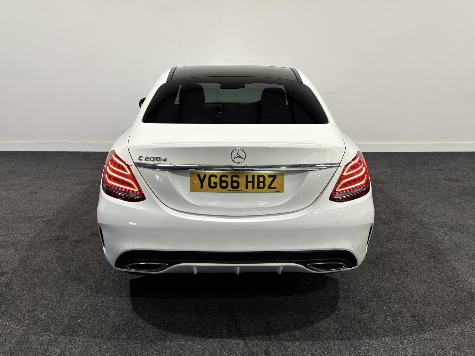 Mercedes-Benz C Class 1.6 C200d AMG Line (Premium) Saloon 4dr Diesel G-Tronic+ Euro 6 (s/s) (136 ps)