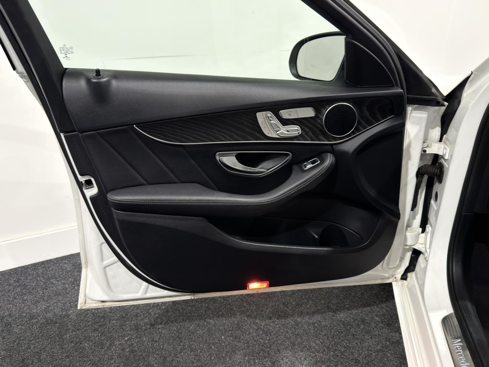 Mercedes-Benz C Class 1.6 C200d AMG Line (Premium) Saloon 4dr Diesel G-Tronic+ Euro 6 (s/s) (136 ps)