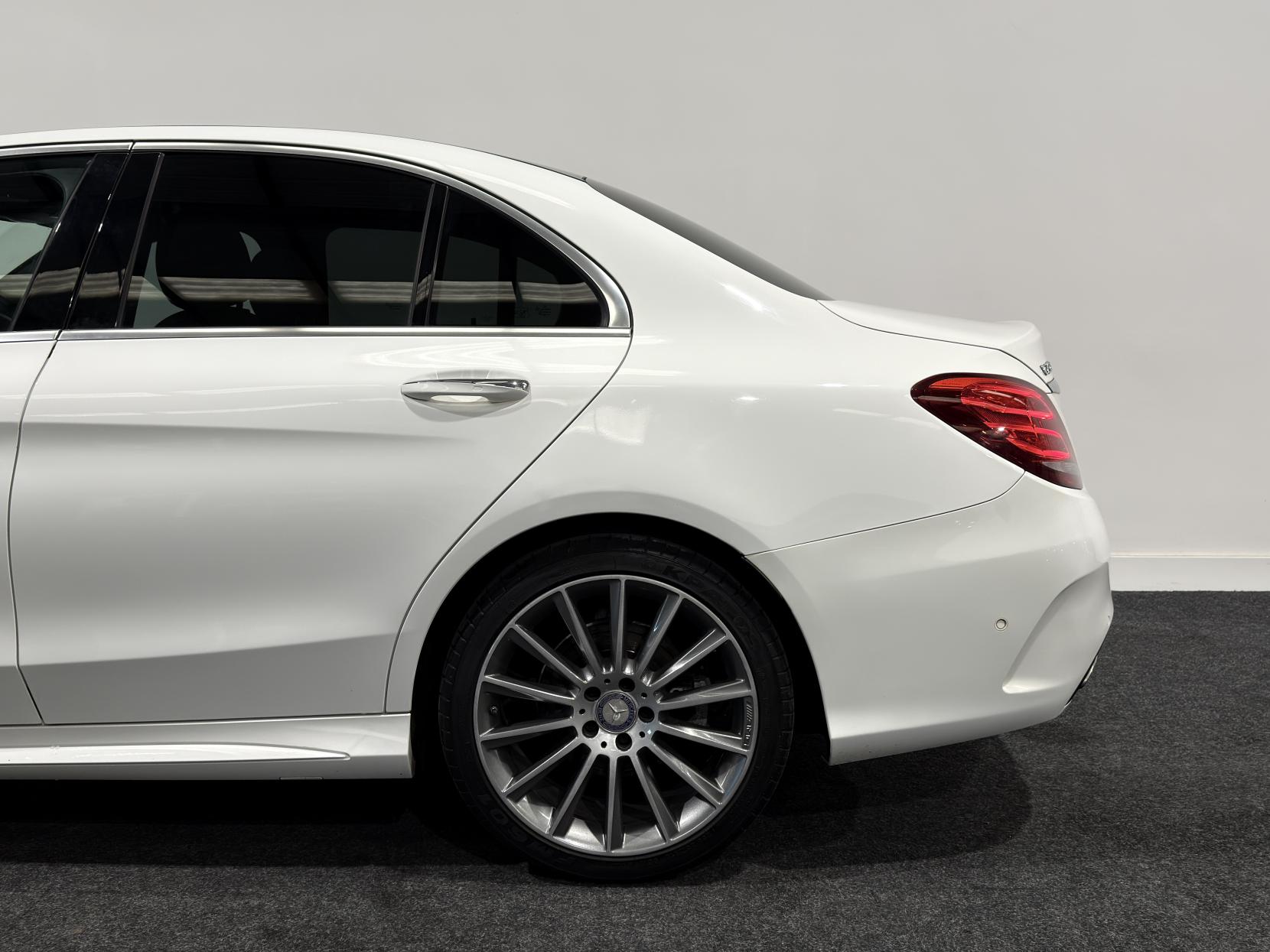 Mercedes-Benz C Class 1.6 C200d AMG Line (Premium) Saloon 4dr Diesel G-Tronic+ Euro 6 (s/s) (136 ps)