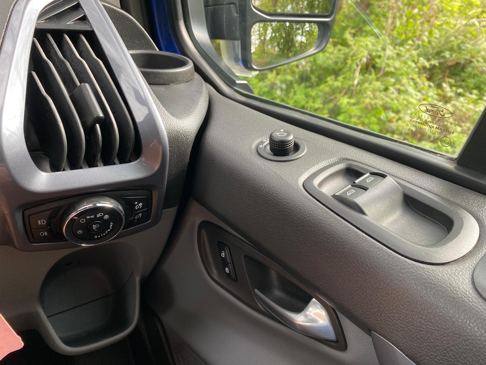 Ford Transit Custom 2.0 TDCi 270 Limited Panel Van 5dr Diesel Manual L1 H1 (157 g/km, 128 bhp)