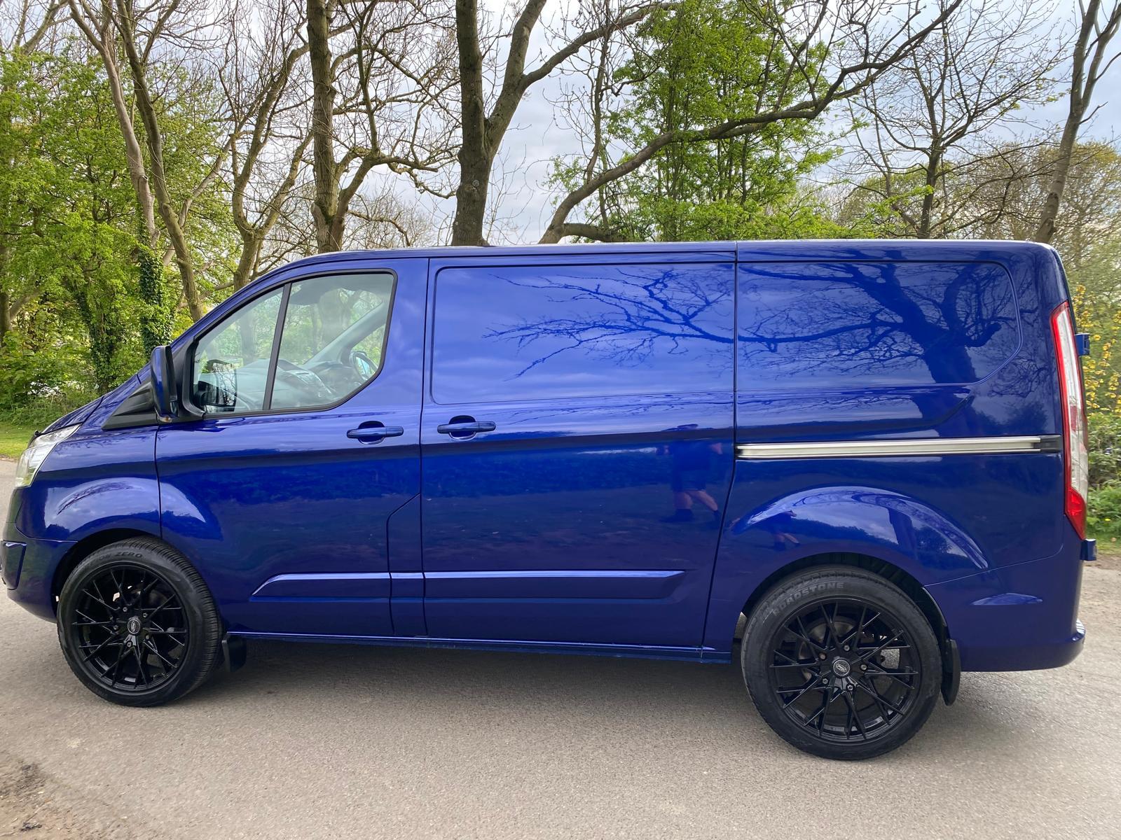 Ford Transit Custom 2.0 TDCi 270 Limited Panel Van 5dr Diesel Manual L1 H1 (157 g/km, 128 bhp)