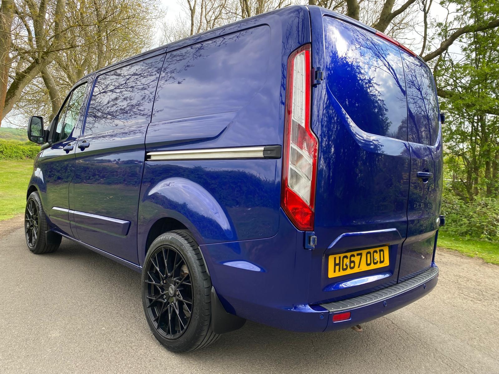 Ford Transit Custom 2.0 TDCi 270 Limited Panel Van 5dr Diesel Manual L1 H1 (157 g/km, 128 bhp)