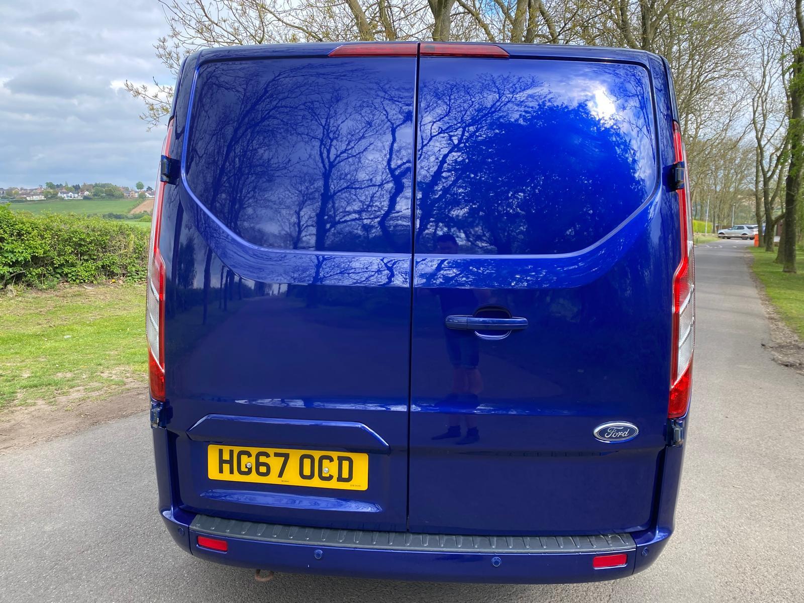 Ford Transit Custom 2.0 TDCi 270 Limited Panel Van 5dr Diesel Manual L1 H1 (157 g/km, 128 bhp)