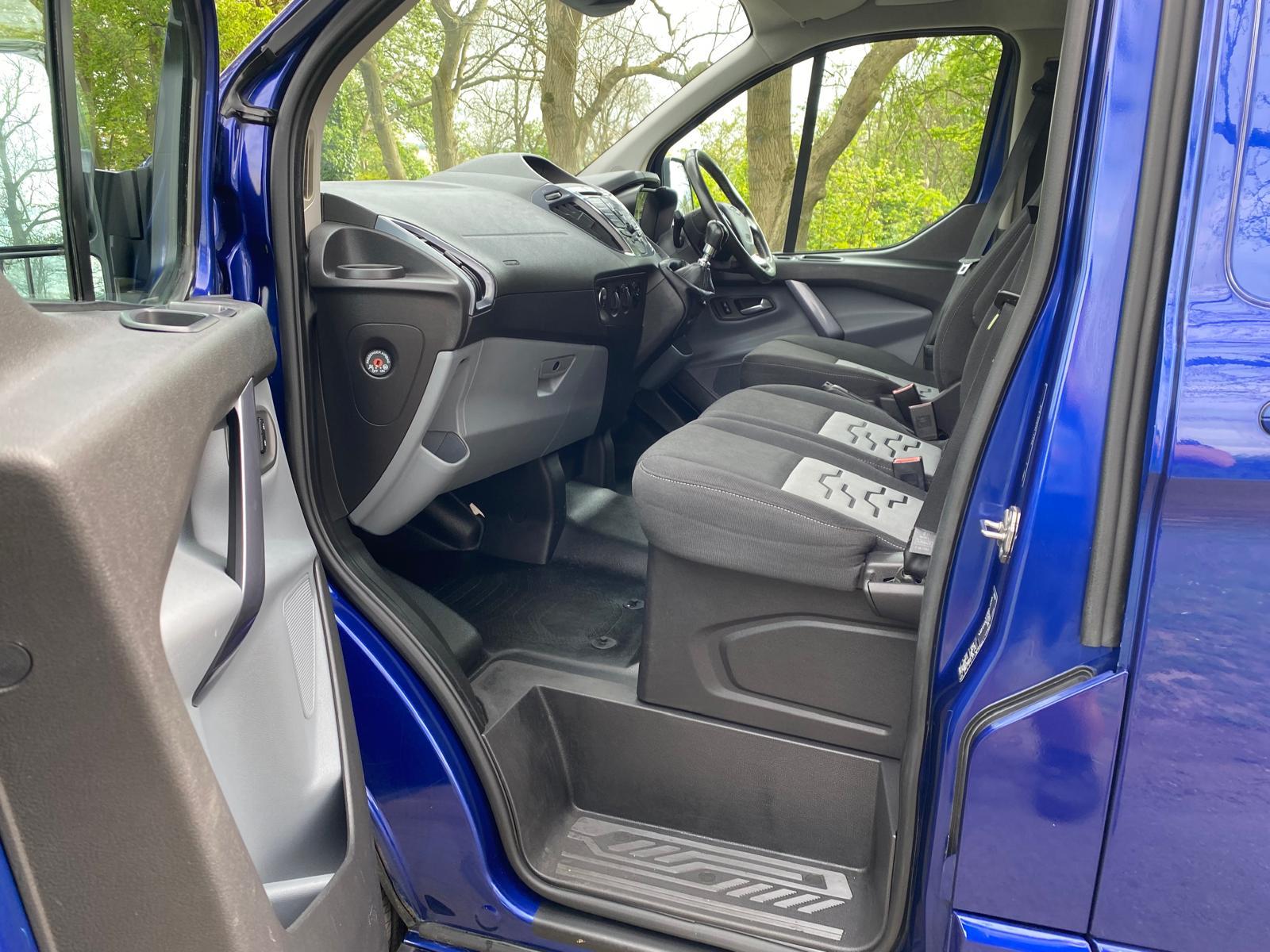 Ford Transit Custom 2.0 TDCi 270 Limited Panel Van 5dr Diesel Manual L1 H1 (157 g/km, 128 bhp)