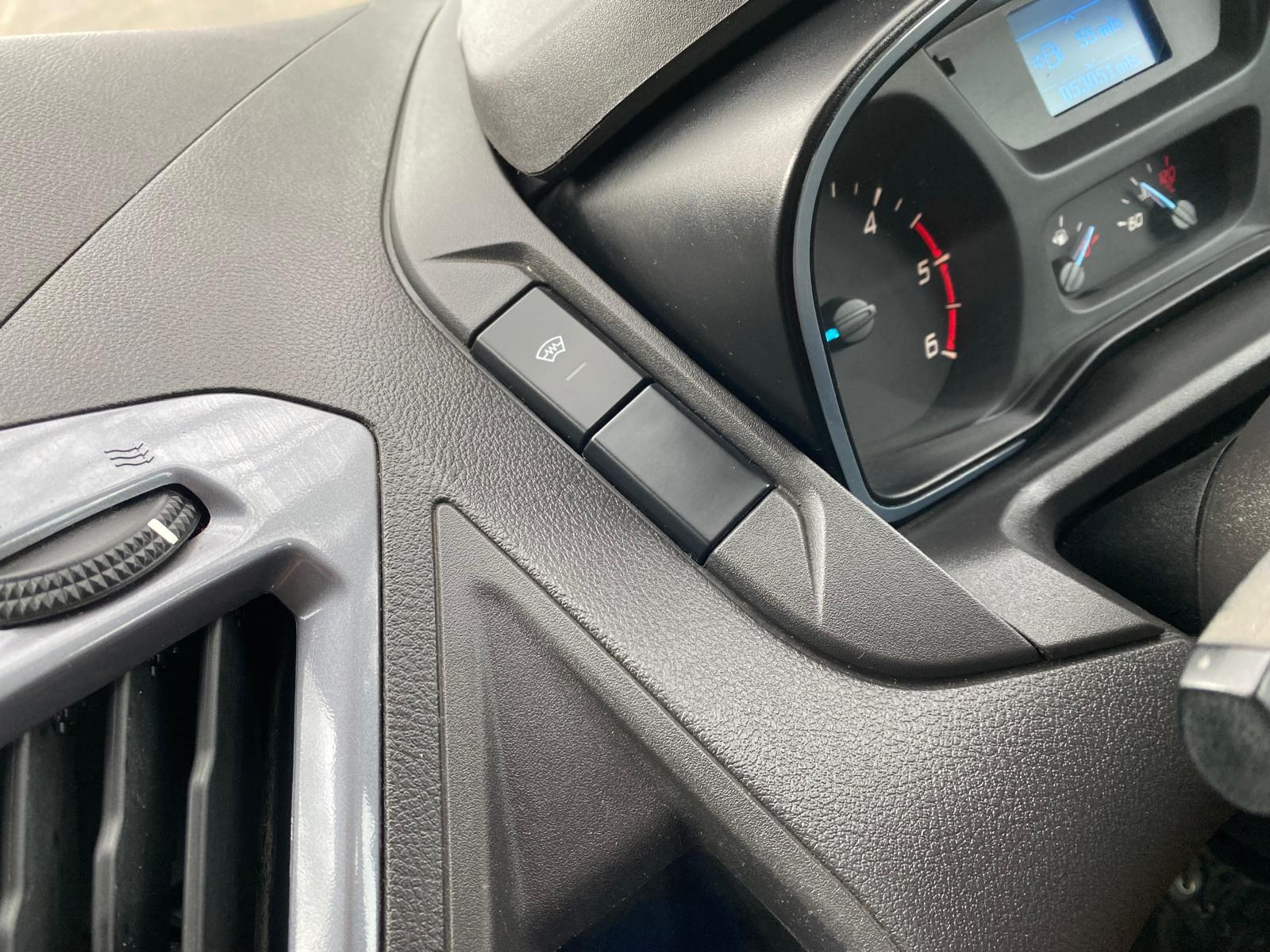 Ford Transit Custom 2.0 TDCi 270 Limited Panel Van 5dr Diesel Manual L1 H1 (157 g/km, 128 bhp)