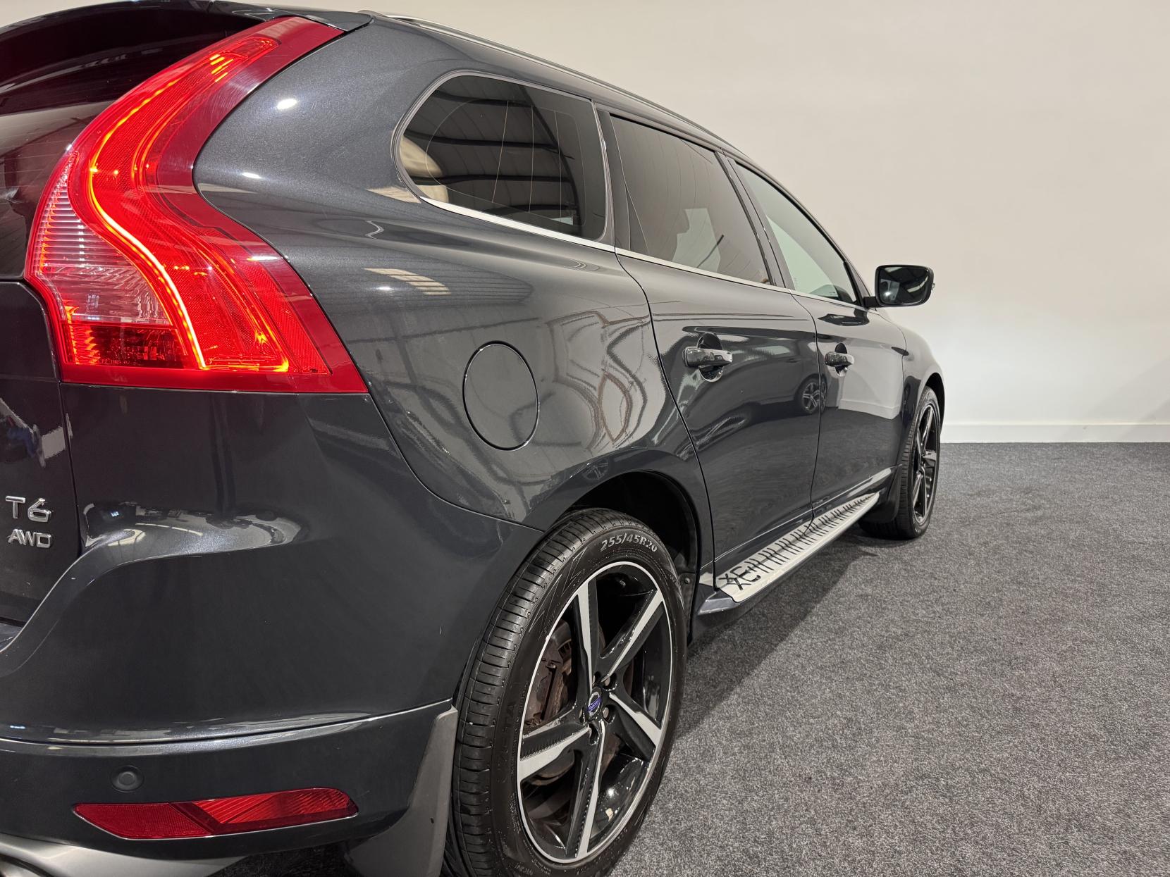 Volvo XC60 3.0 T6 R-Design Lux Nav SUV 5dr Petrol Geartronic AWD Euro 5 (304 ps)