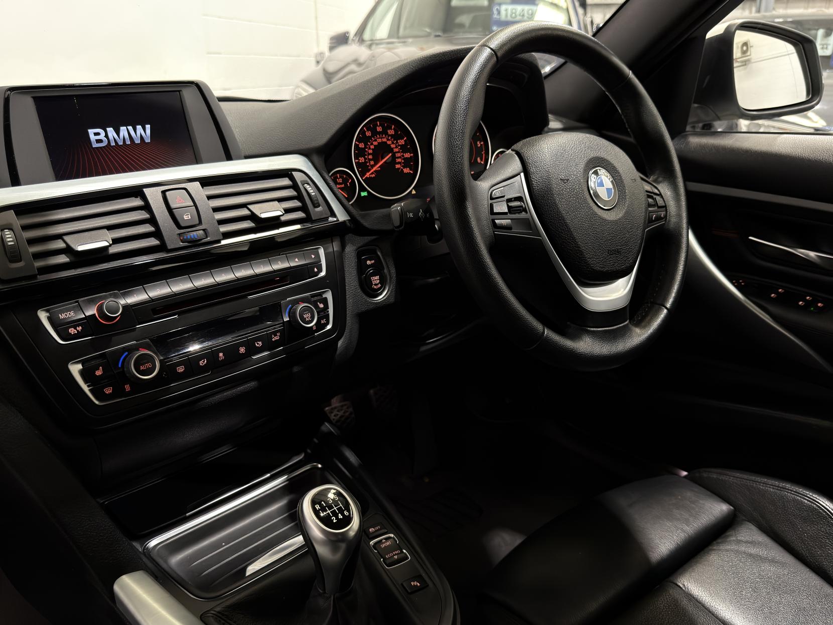 BMW 3 Series 2.0 320d Sport Touring 5dr Diesel Manual xDrive Euro 5 (s/s) (184 ps)