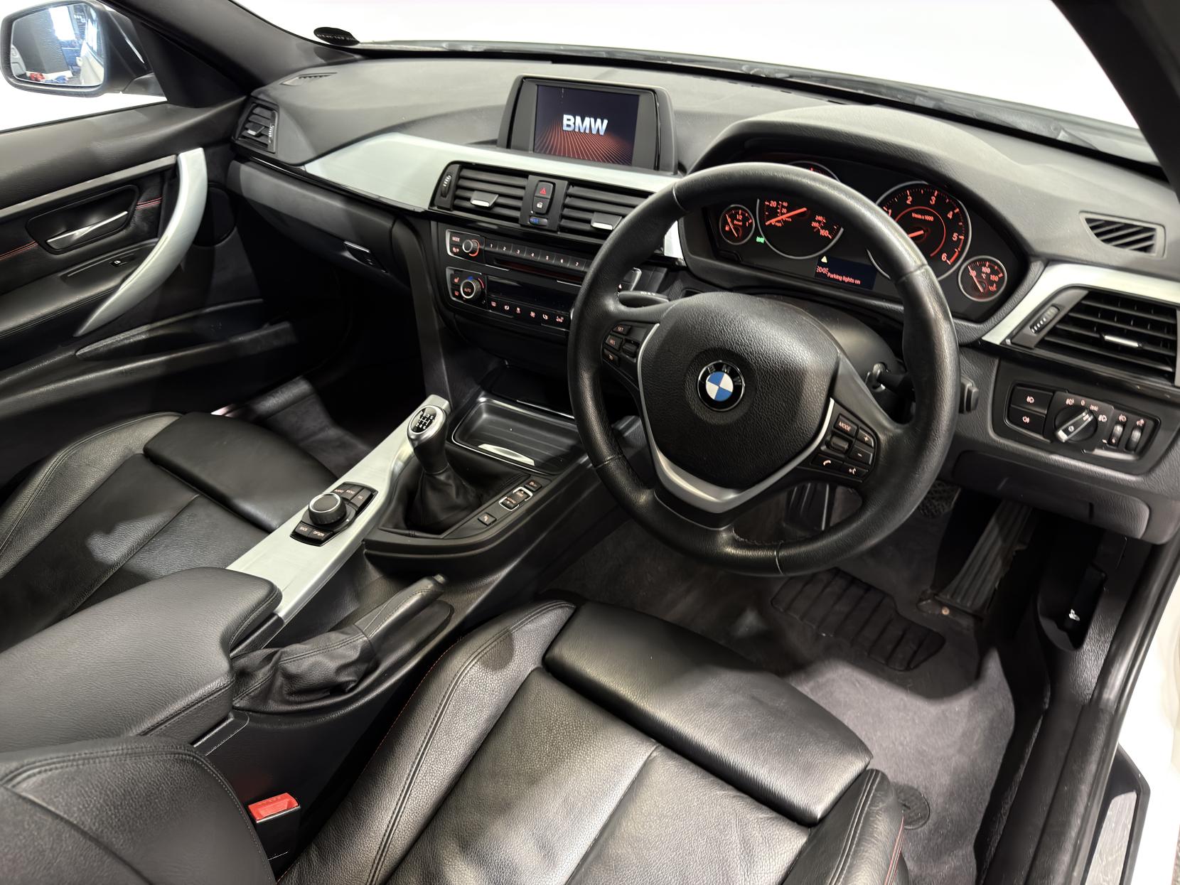 BMW 3 Series 2.0 320d Sport Touring 5dr Diesel Manual xDrive Euro 5 (s/s) (184 ps)