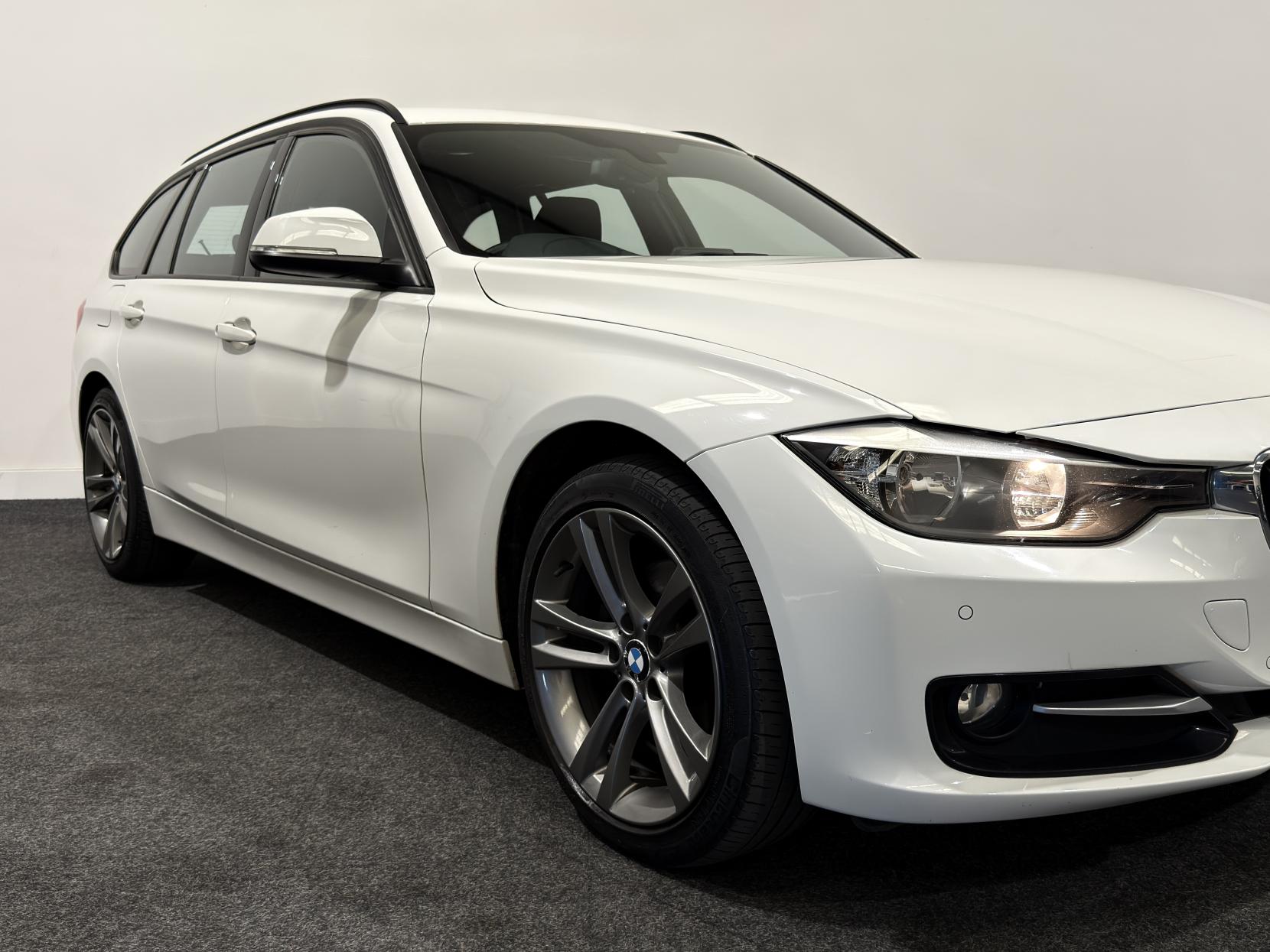 BMW 3 Series 2.0 320d Sport Touring 5dr Diesel Manual xDrive Euro 5 (s/s) (184 ps)