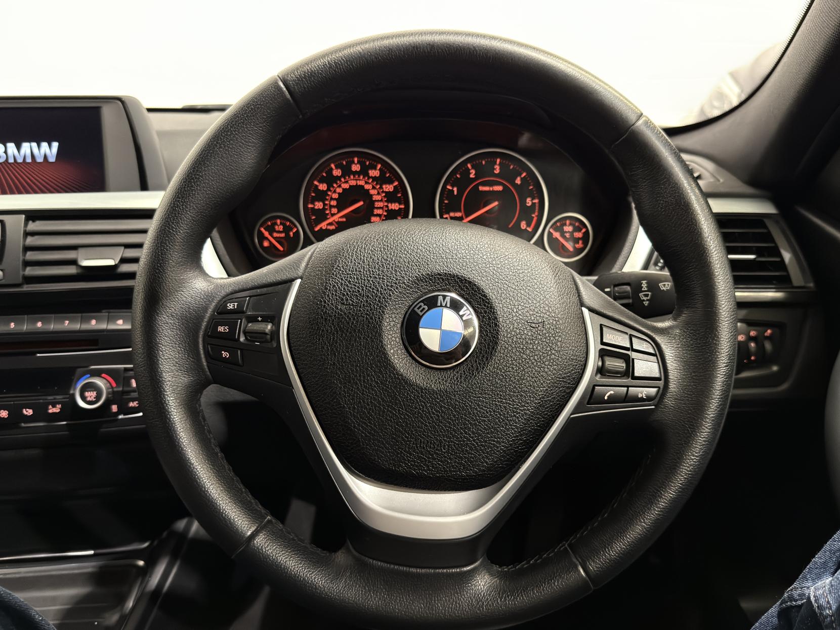 BMW 3 Series 2.0 320d Sport Touring 5dr Diesel Manual xDrive Euro 5 (s/s) (184 ps)