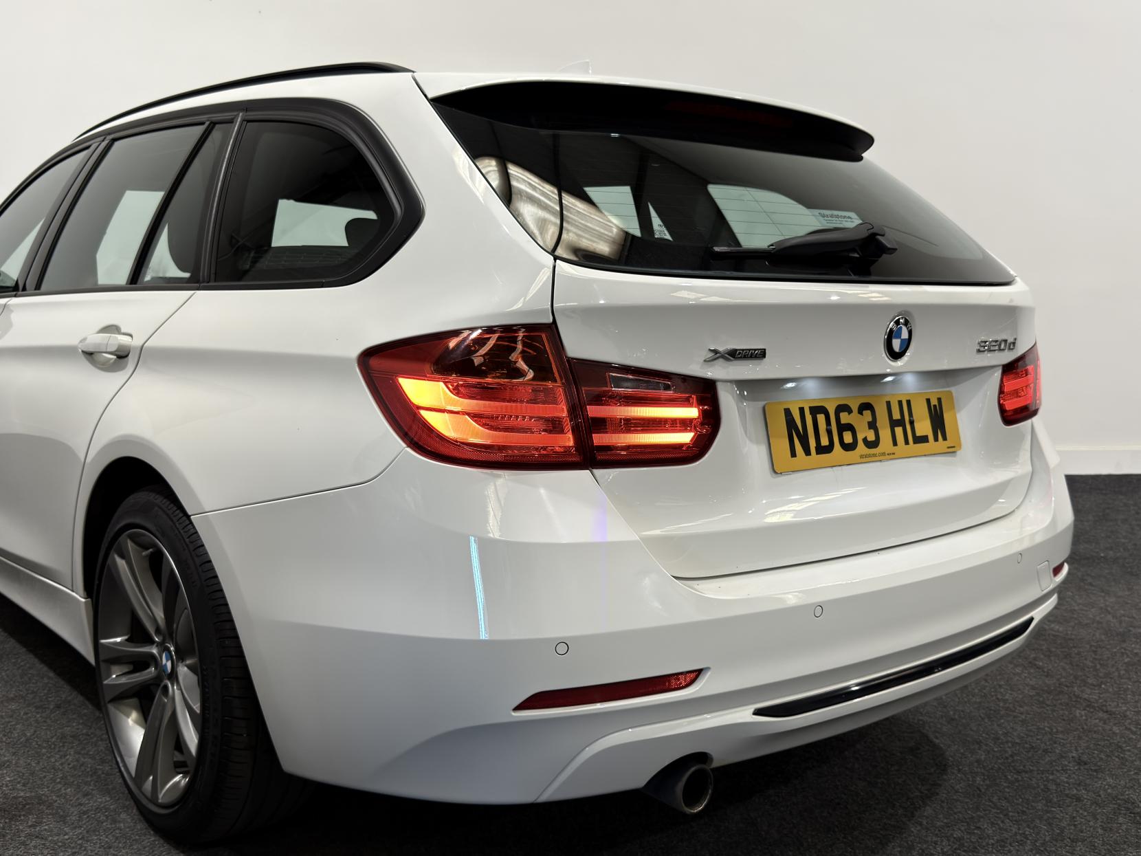BMW 3 Series 2.0 320d Sport Touring 5dr Diesel Manual xDrive Euro 5 (s/s) (184 ps)