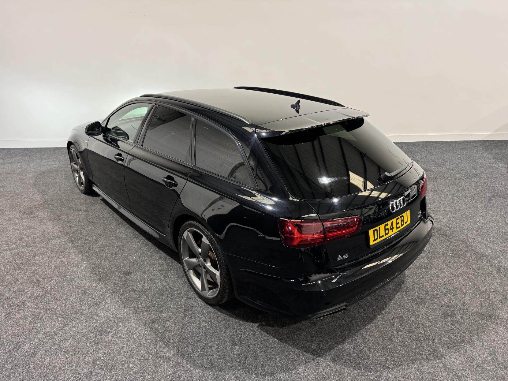 Audi A6 Avant 2.0 TDI ultra Black Edition Estate 5dr Diesel S Tronic Euro 6 (s/s) (190 ps)