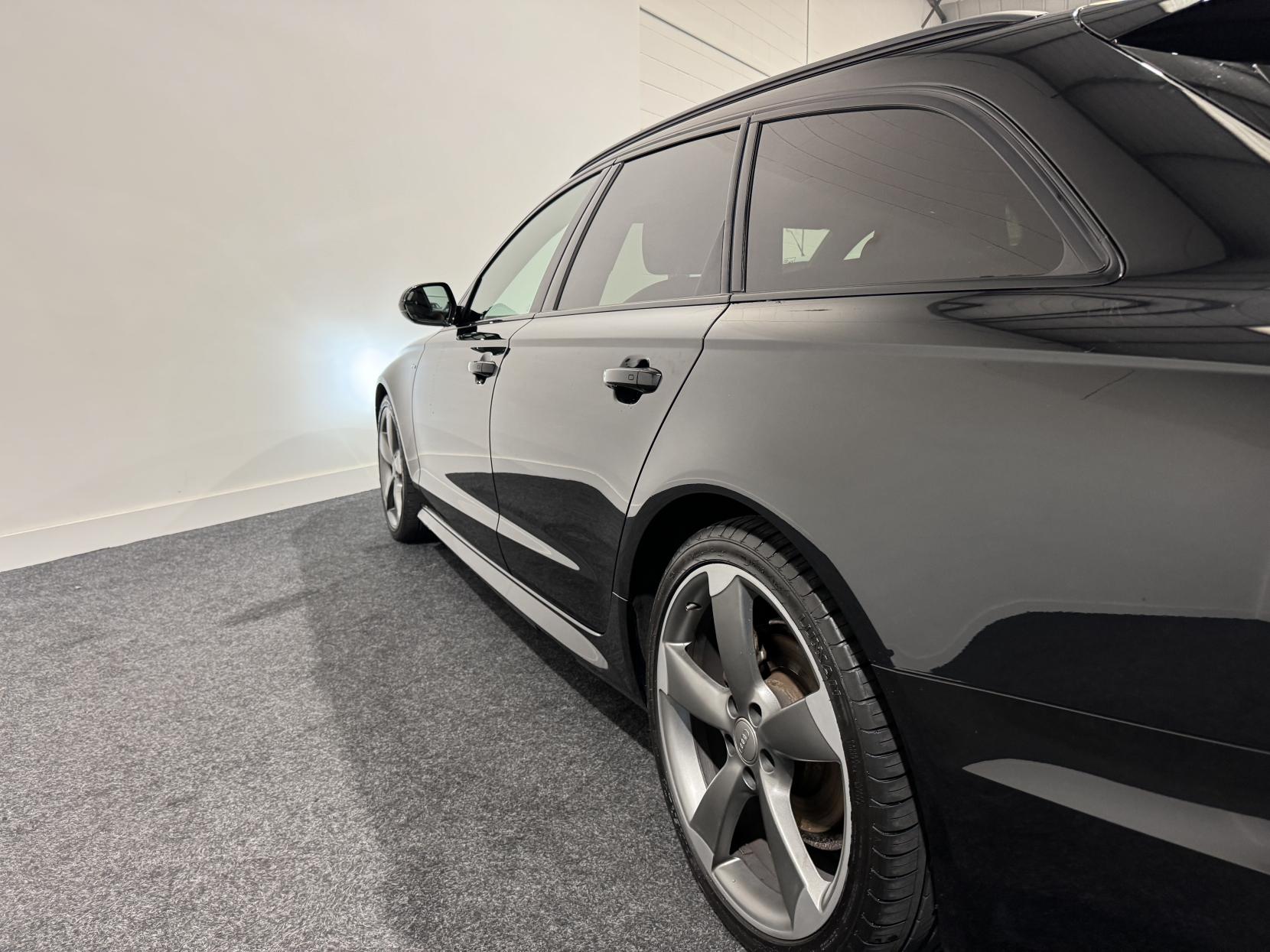 Audi A6 Avant 2.0 TDI ultra Black Edition Estate 5dr Diesel S Tronic Euro 6 (s/s) (190 ps)