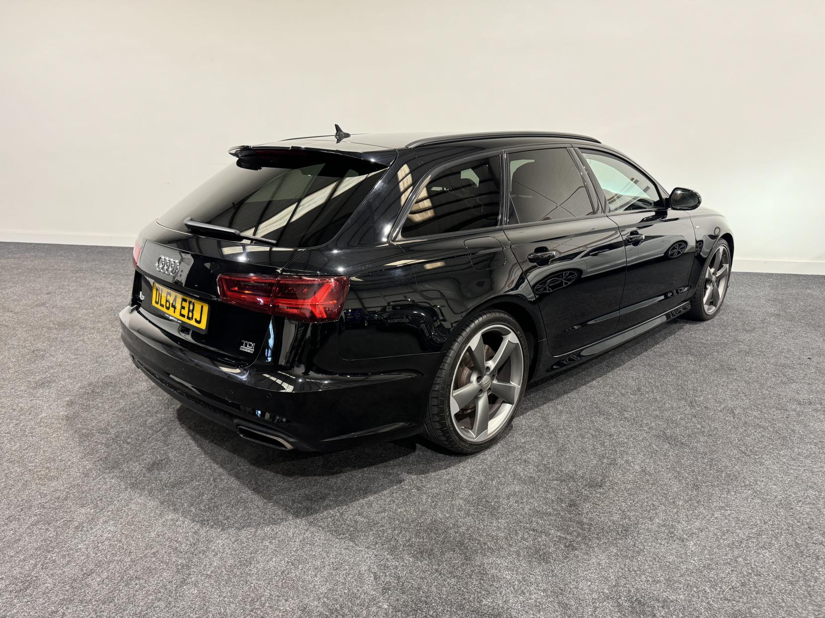 Audi A6 Avant 2.0 TDI ultra Black Edition Estate 5dr Diesel S Tronic Euro 6 (s/s) (190 ps)