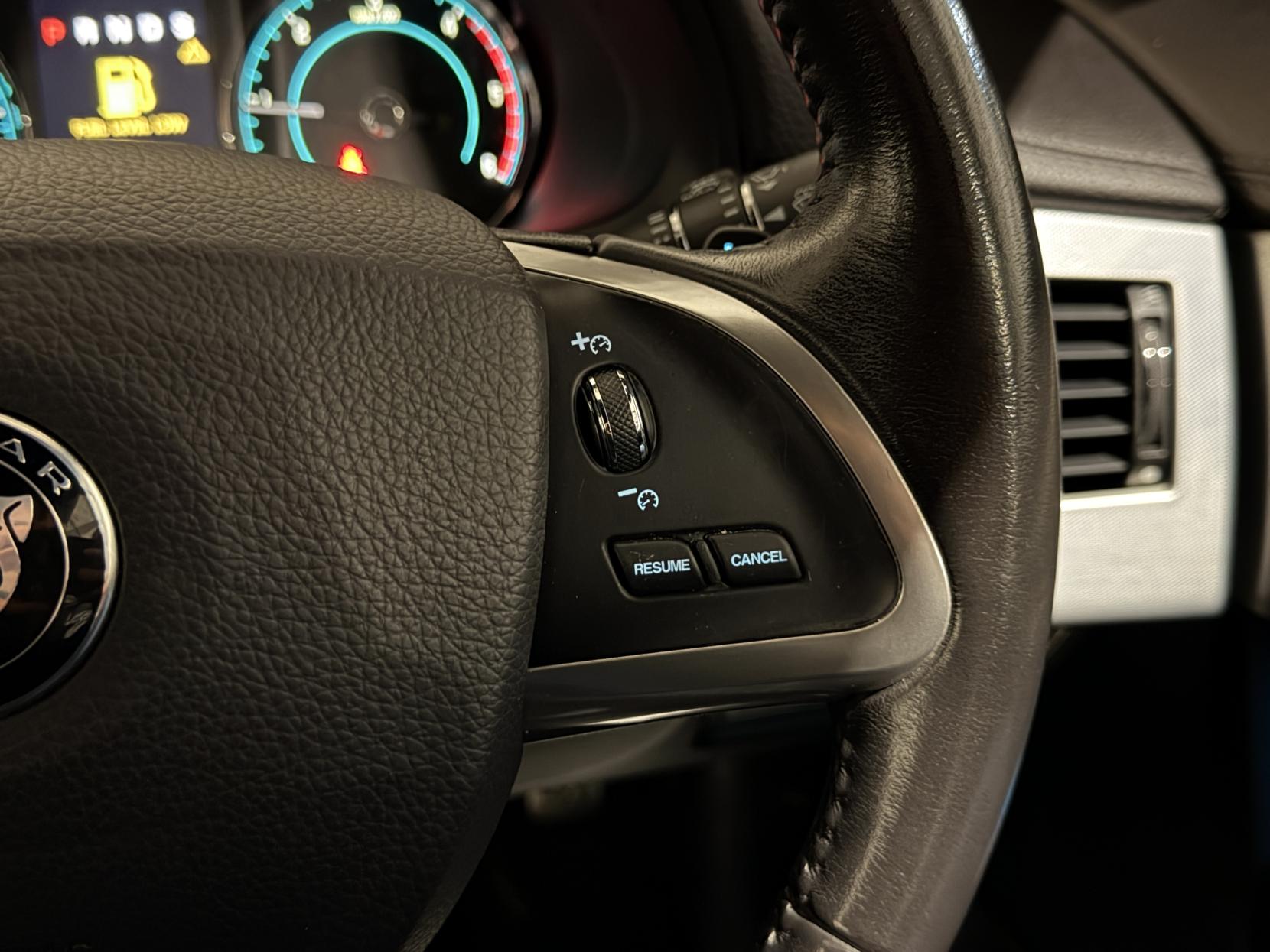 Jaguar XF 2.2d R-Sport Saloon 4dr Diesel Auto Euro 5 (s/s) (200 ps)