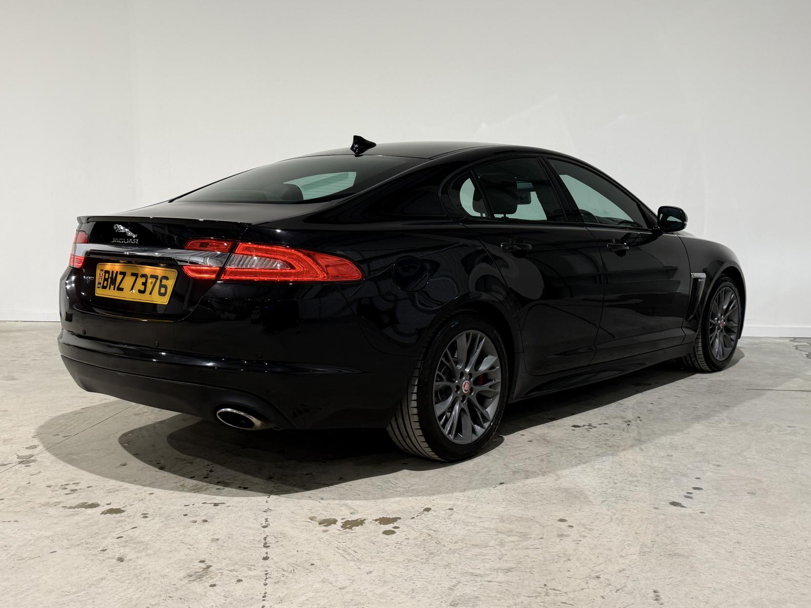 Jaguar XF 2.2d R-Sport Saloon 4dr Diesel Auto Euro 5 (s/s) (200 ps)